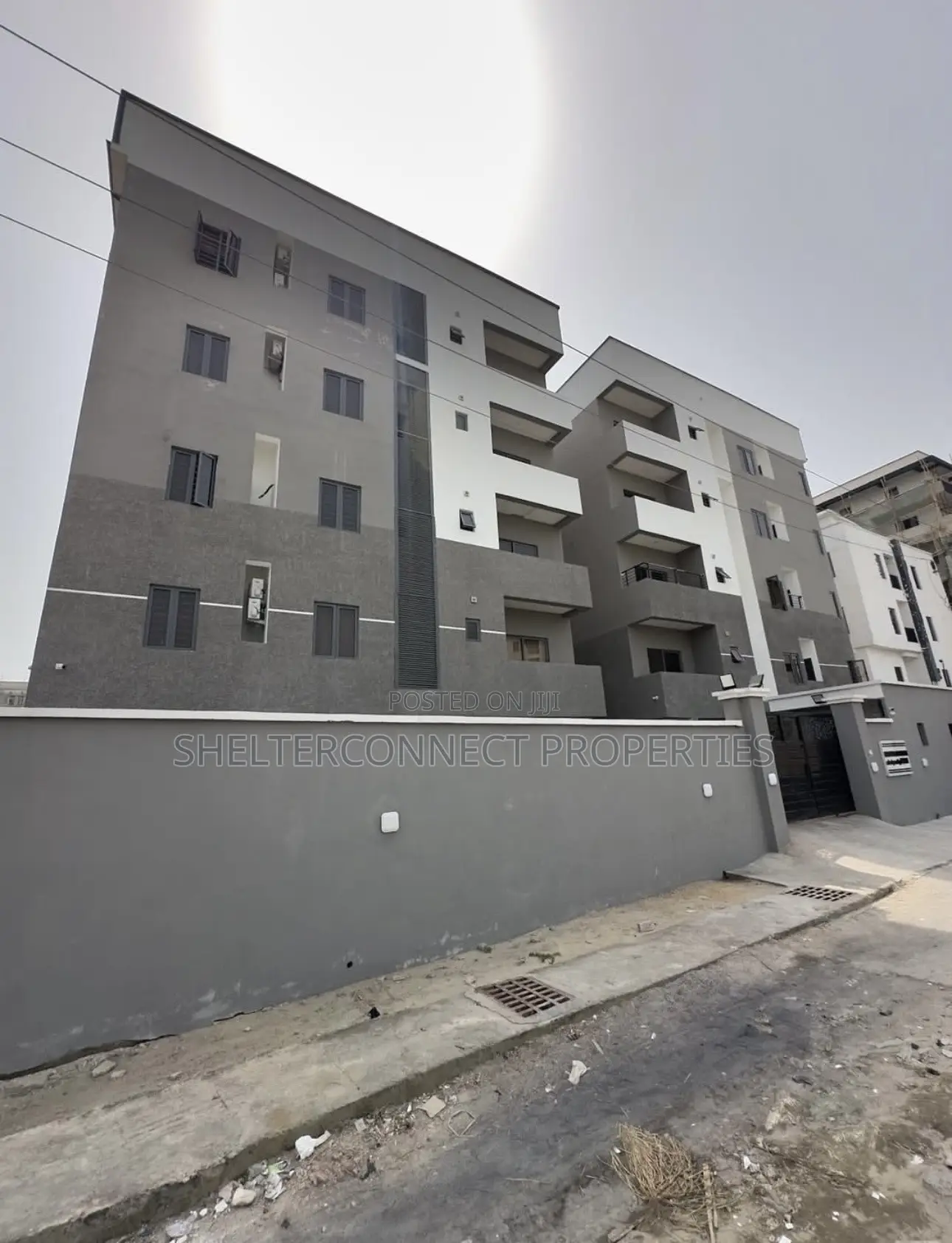 2bdrm Apartment in Lekki Phase 1 for rent