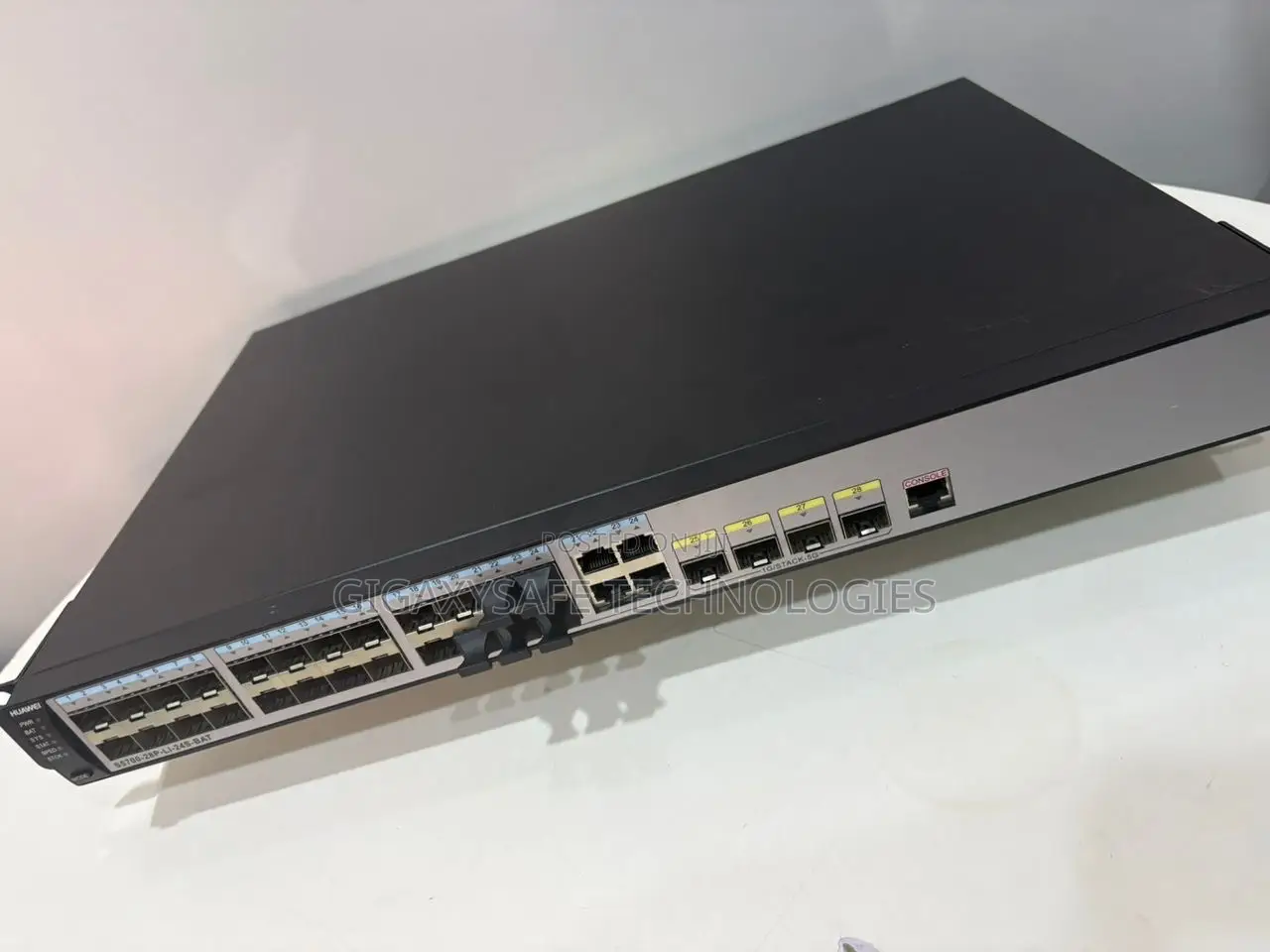 S5700-28p-Li-24s-Bat, Huawei S5700 Switch, 28xgig SFP/4x5100/1000 SFP