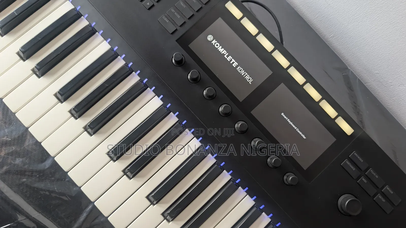 Komplete Kontrol S61 Mkii Studio Midi Keyboard