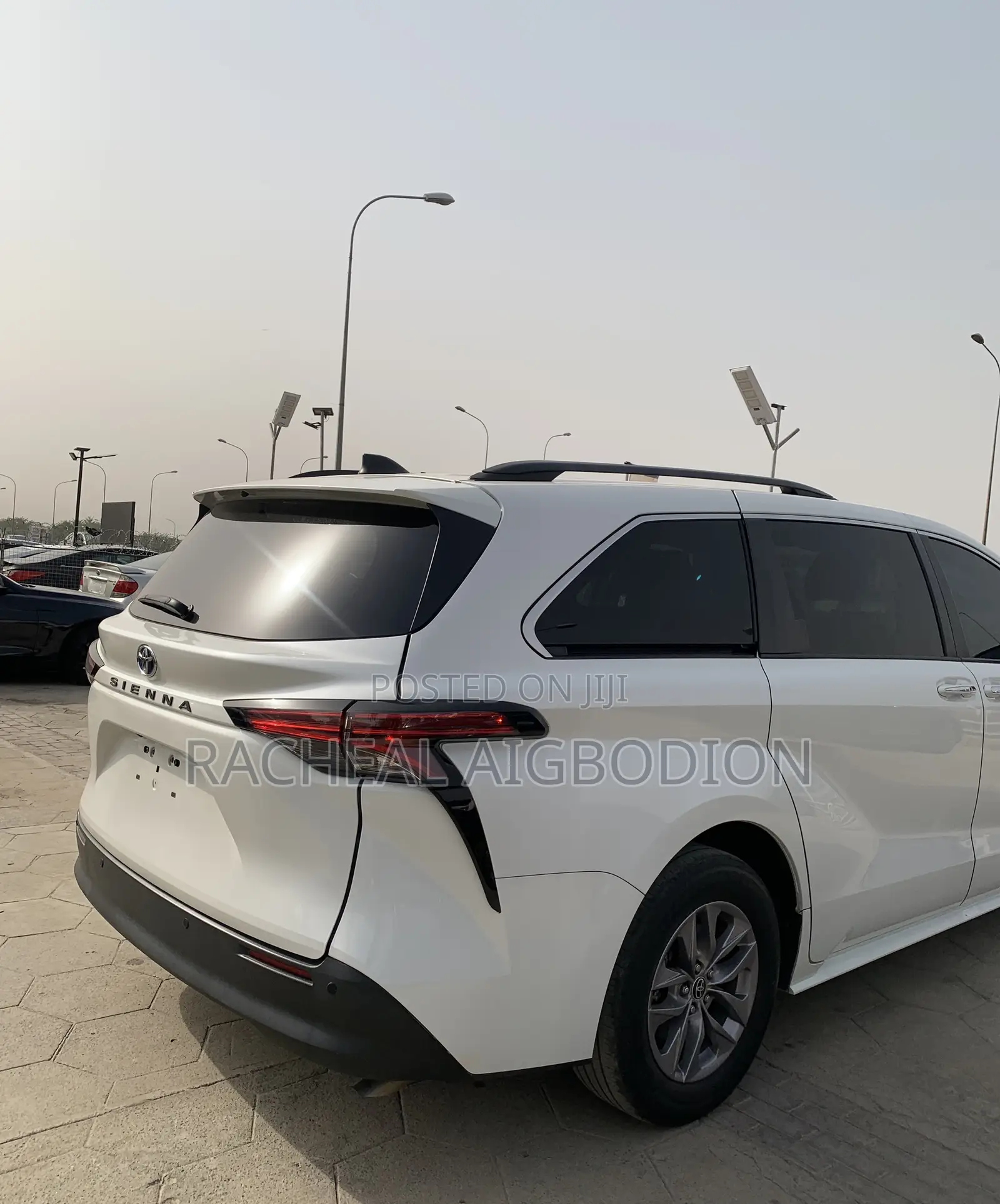 Toyota Sienna 2022 White