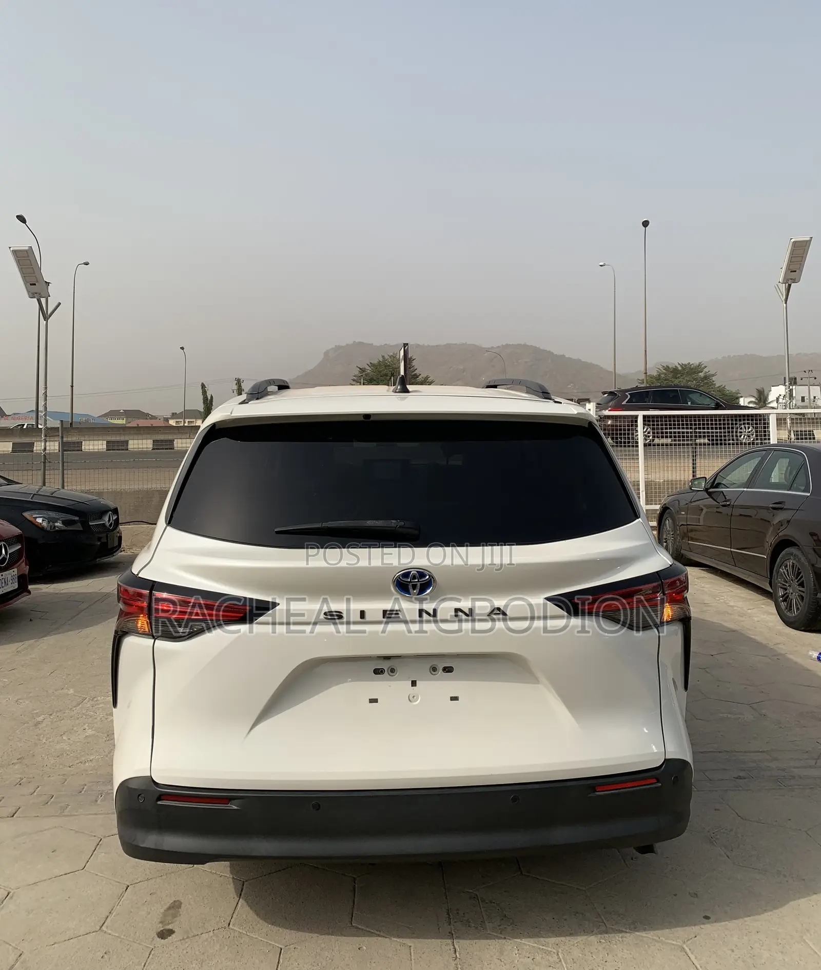 Toyota Sienna 2022 White