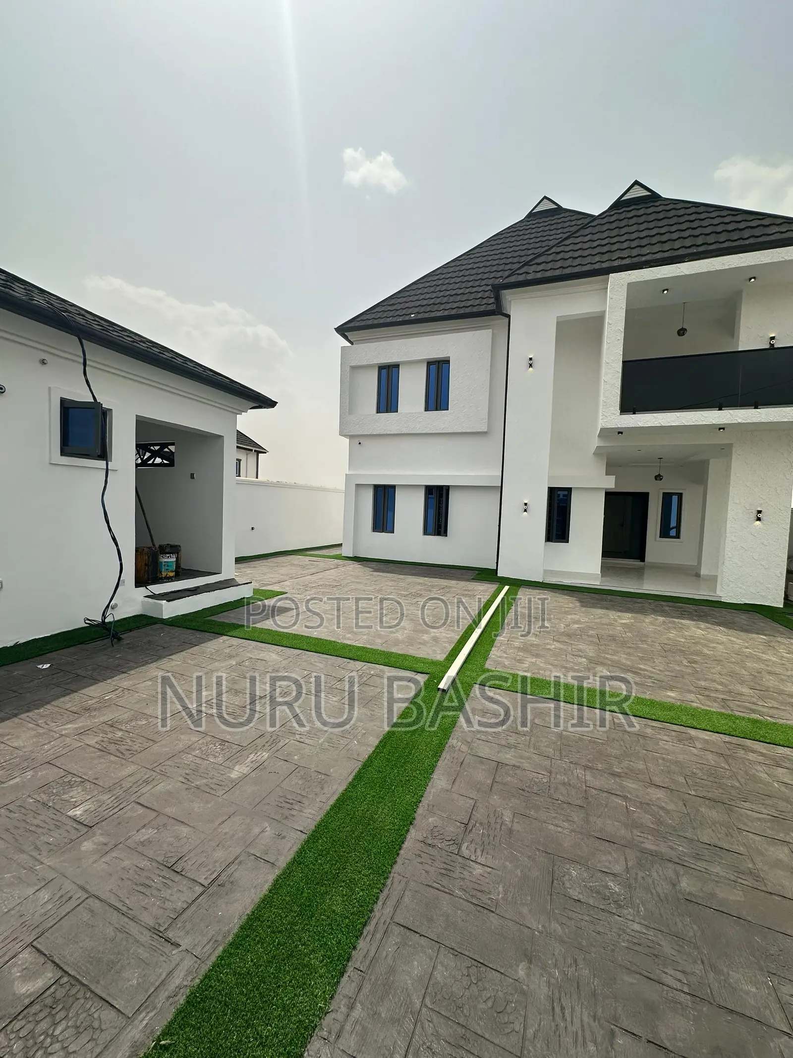 4bdrm Duplex in Oluyole Estate for sale