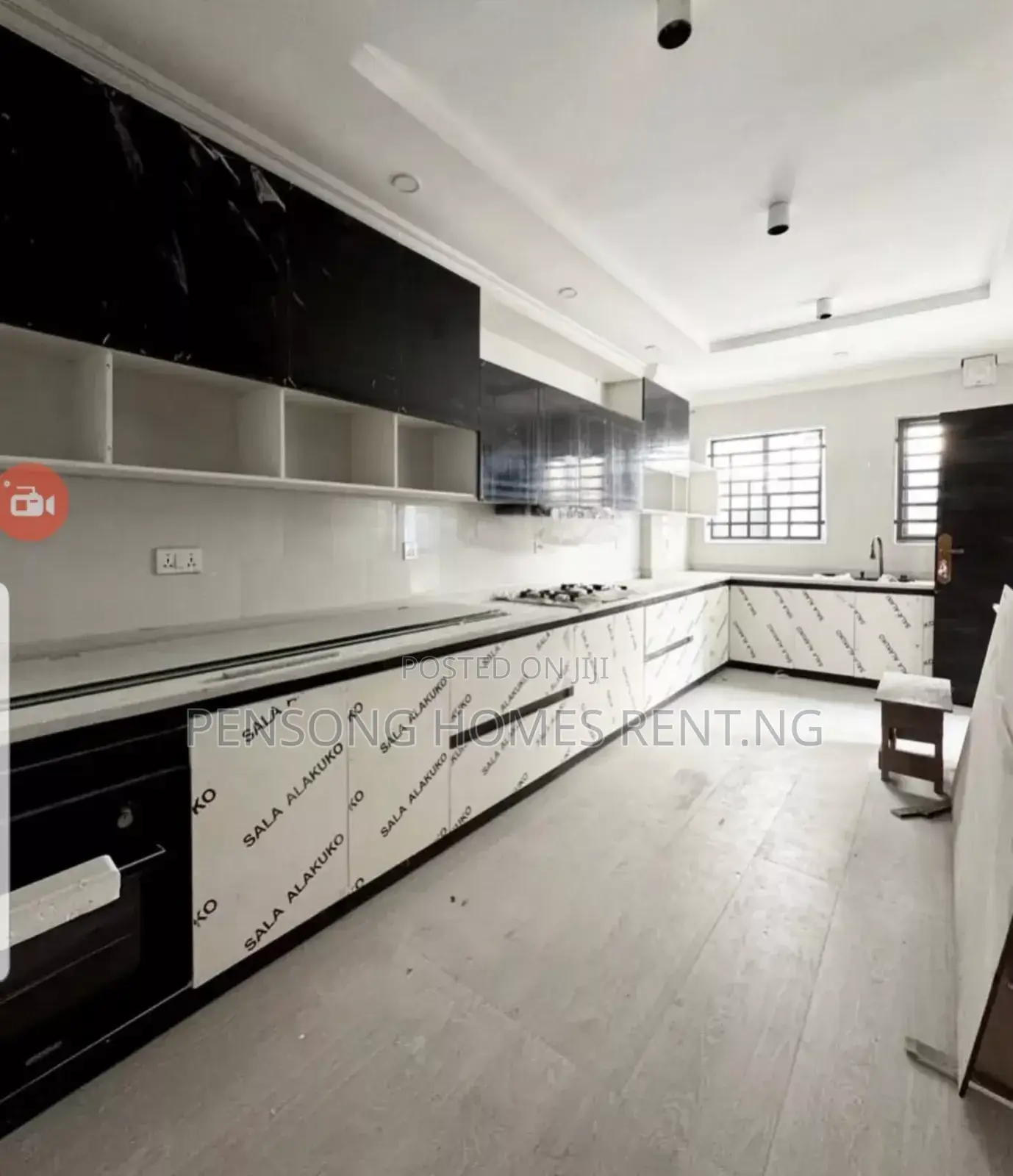 4bdrm Apartment in Lekki Phase 1 for rent