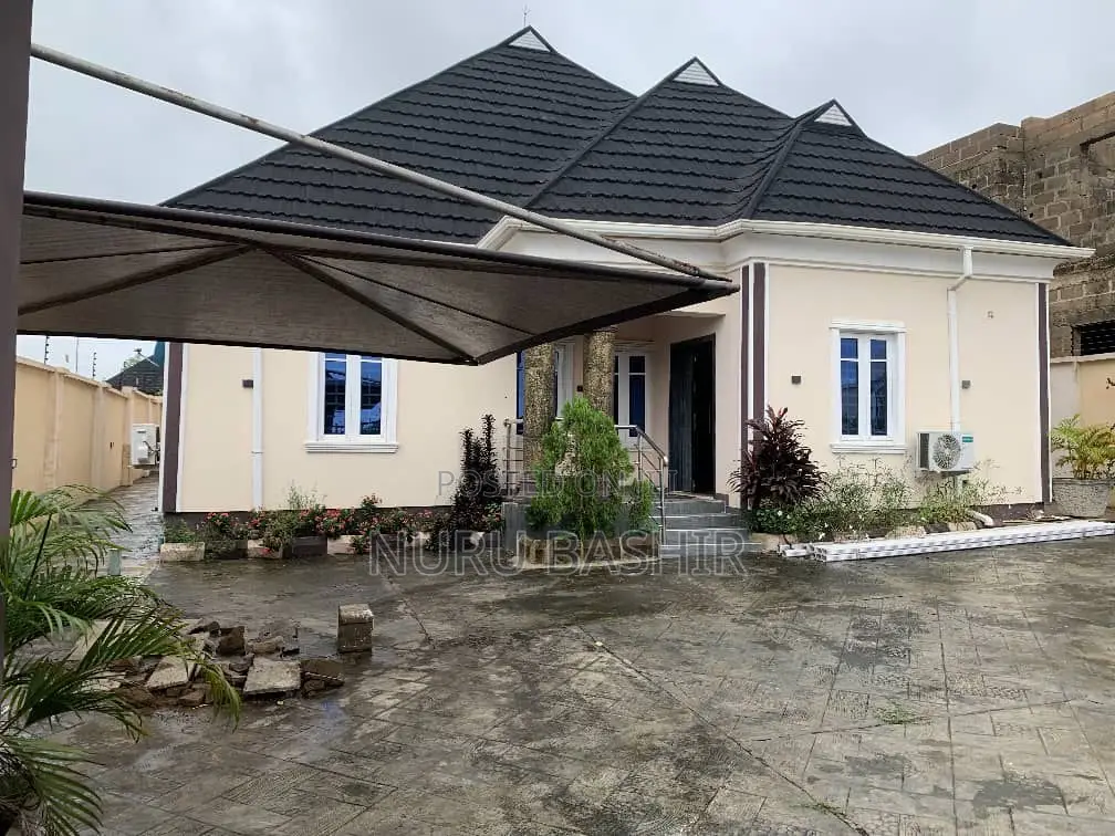Furnished 4bdrm Bungalow in Kings And Queens, Akala Express for sale