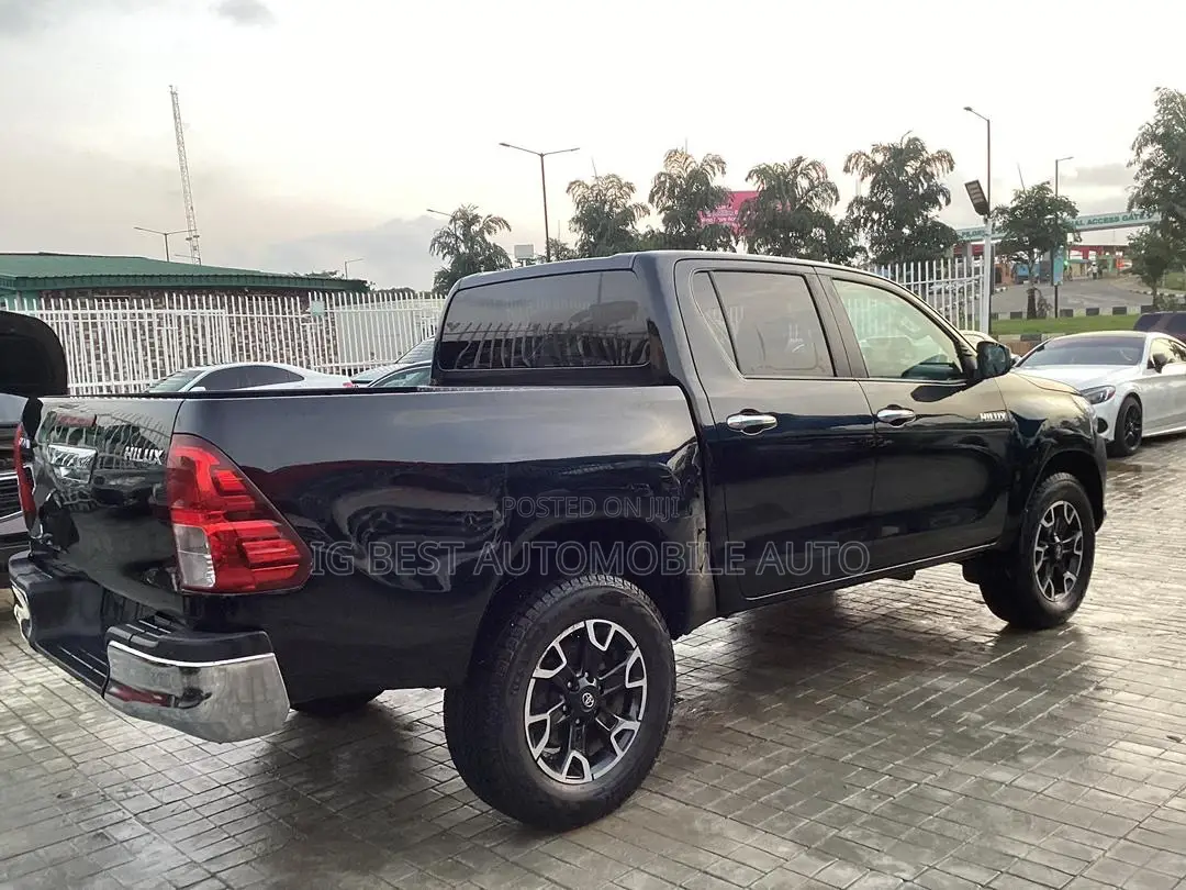 Toyota Hilux Revo Double Cab Deisel 2.4 AWD 2018 Black