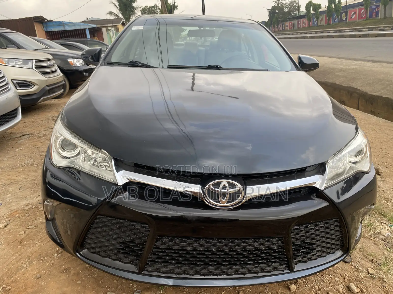 Toyota Camry SE 4dr Sedan (2.5L 4cyl 6A) 2017 Gray