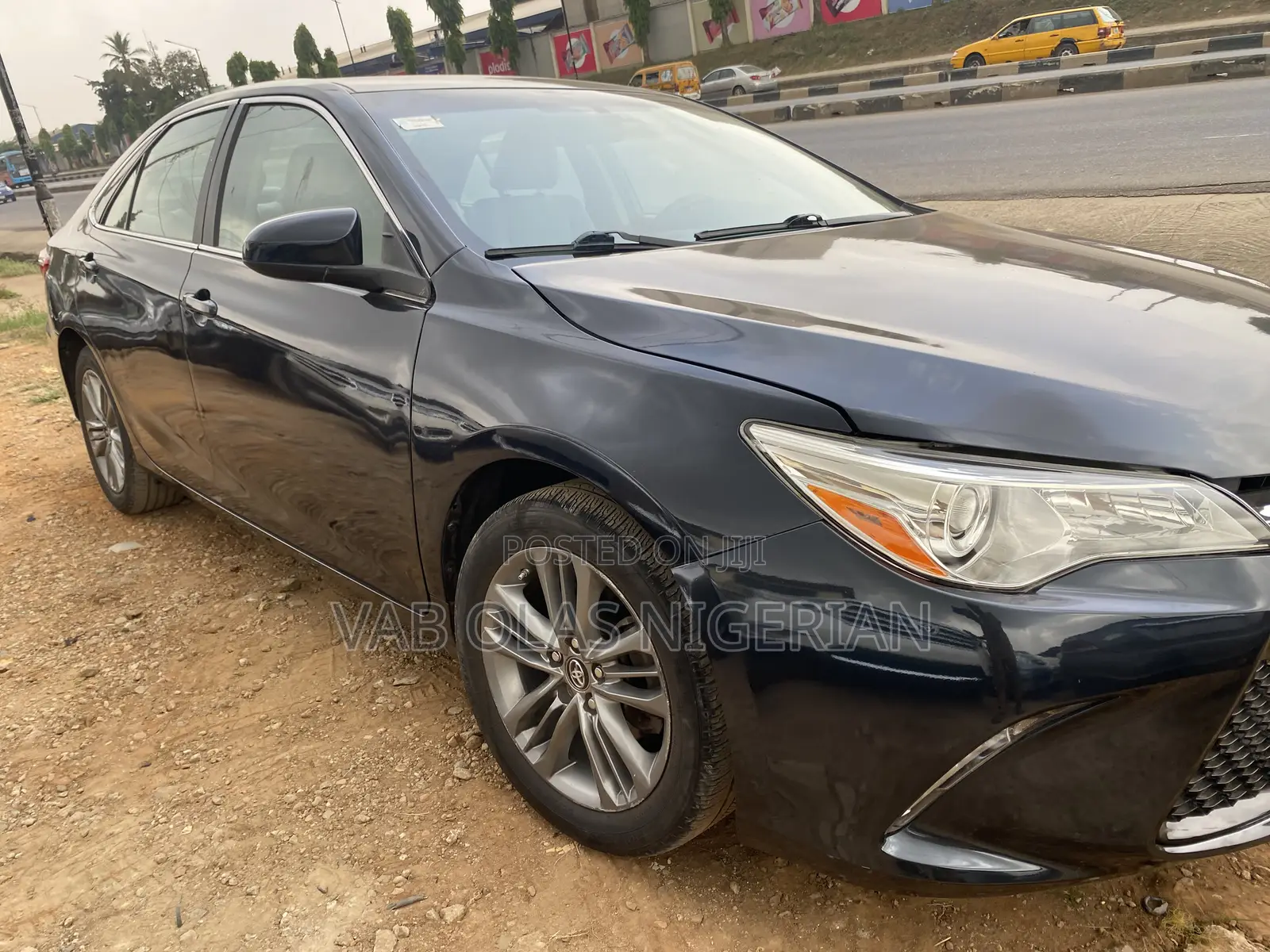 Toyota Camry SE 4dr Sedan (2.5L 4cyl 6A) 2017 Gray