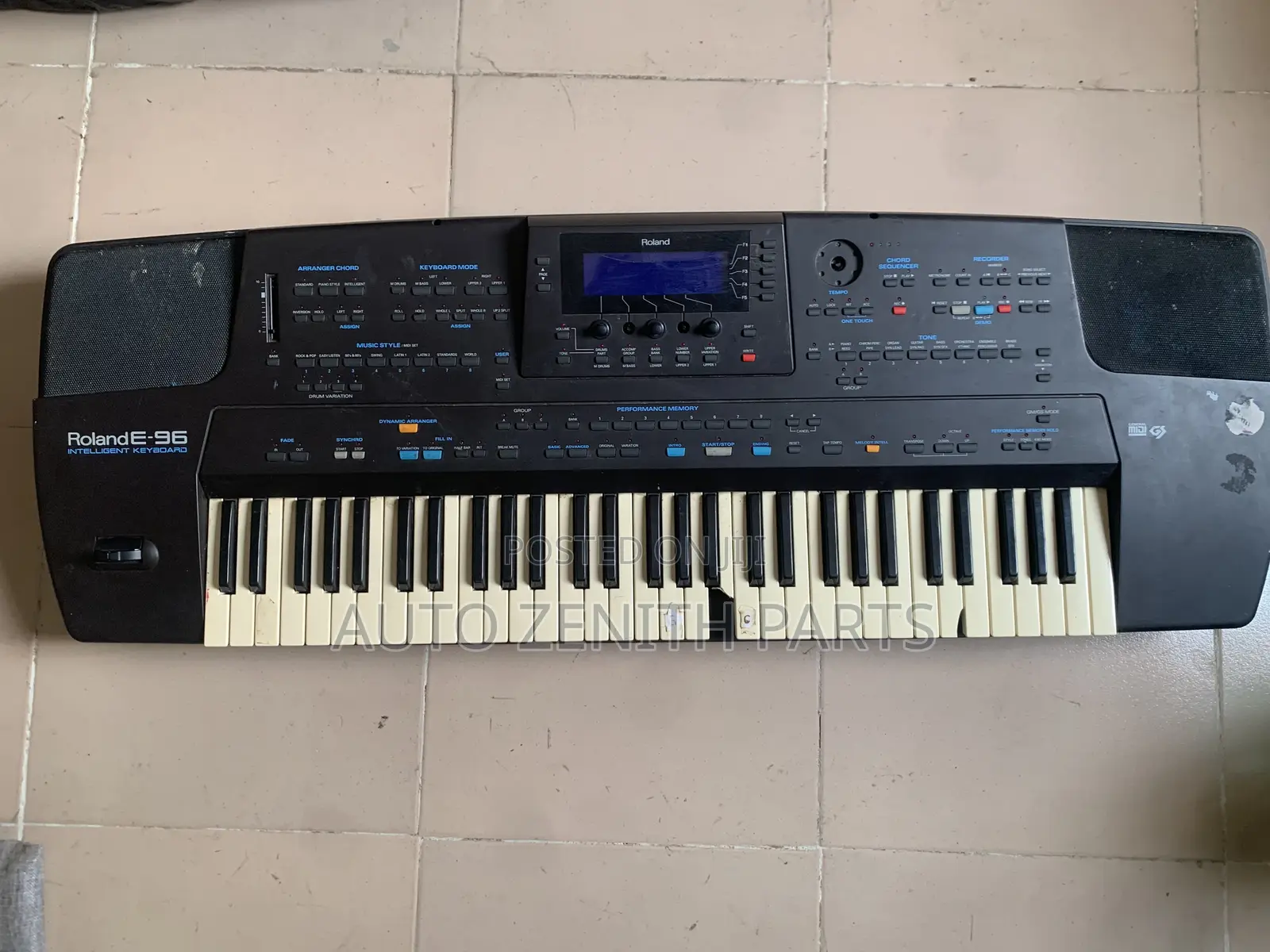 Roland È-96 Intelligent Keyboard