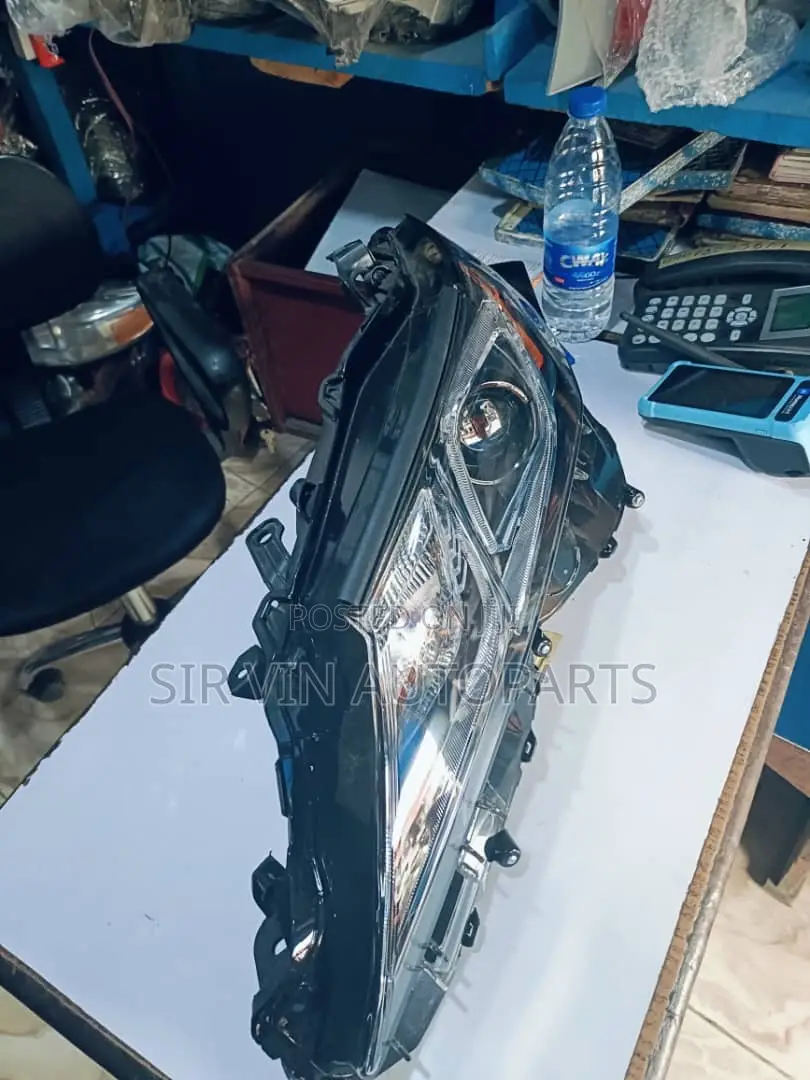 Headlight/Headlamp For Camry 2018 Le (Brand New)