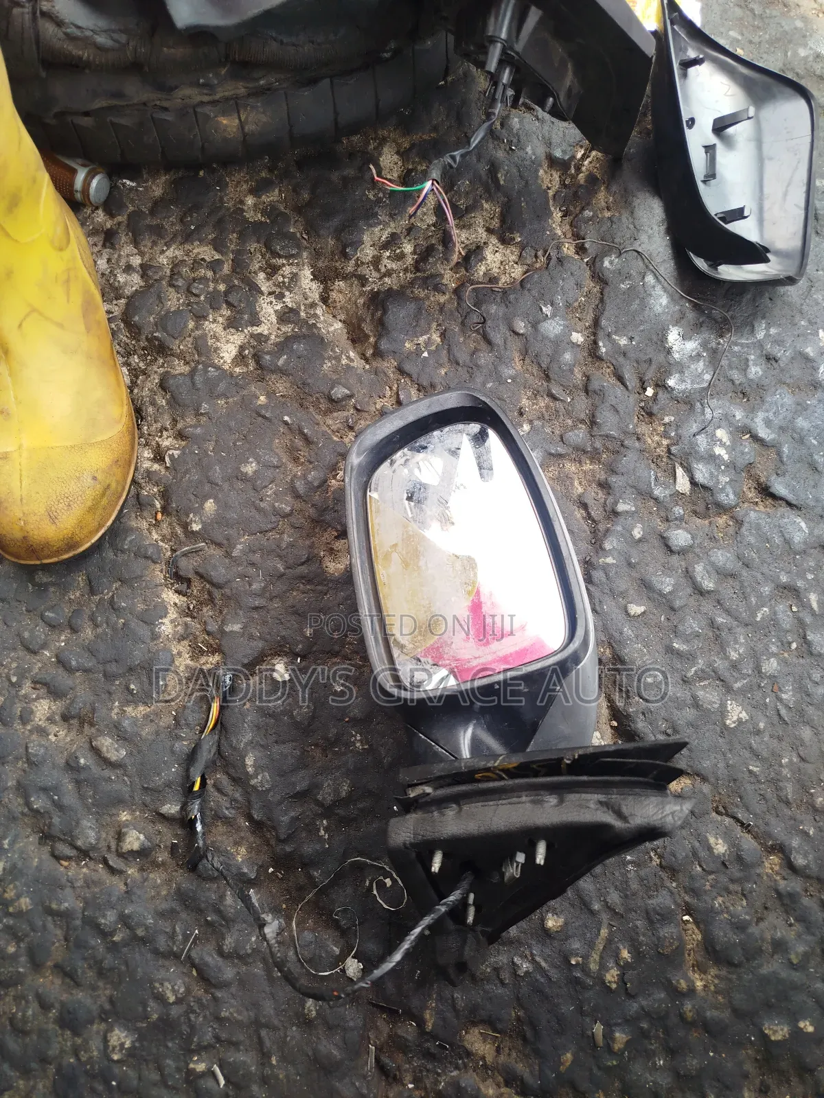 Chrysler 300c 2012-2014 Driver's Side Mirror