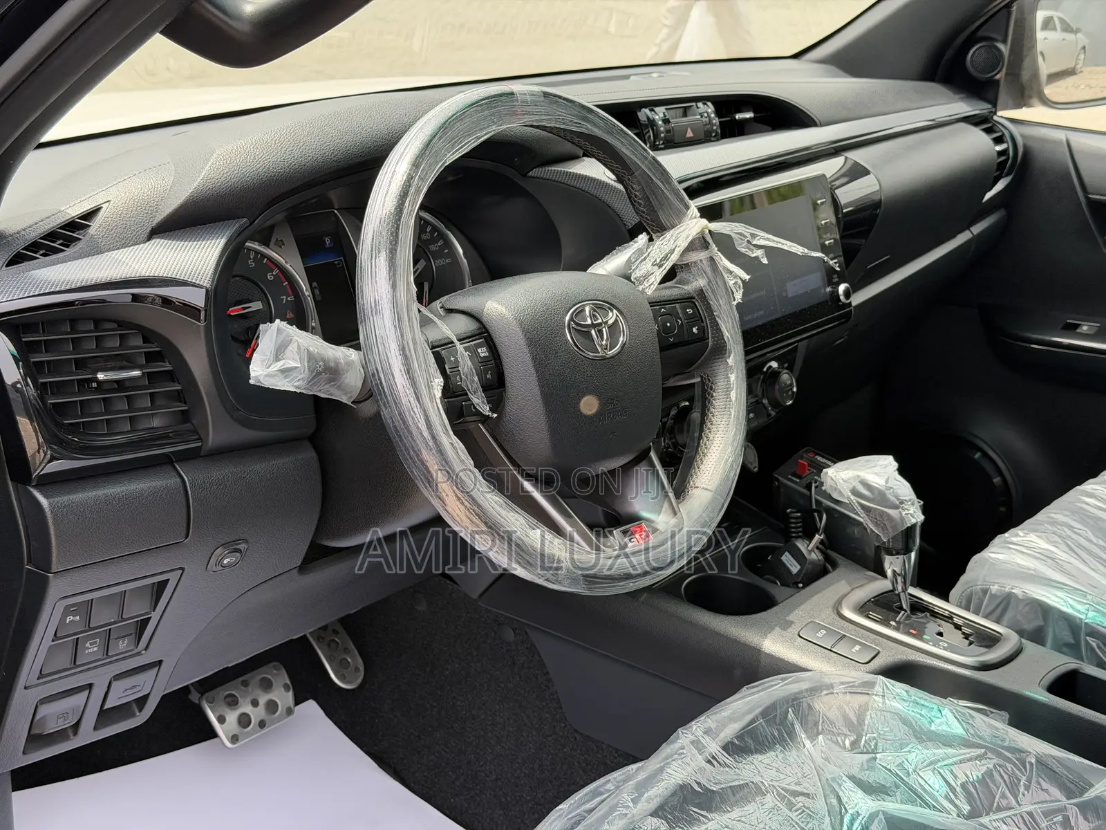 Toyota Hilux 2024 Black