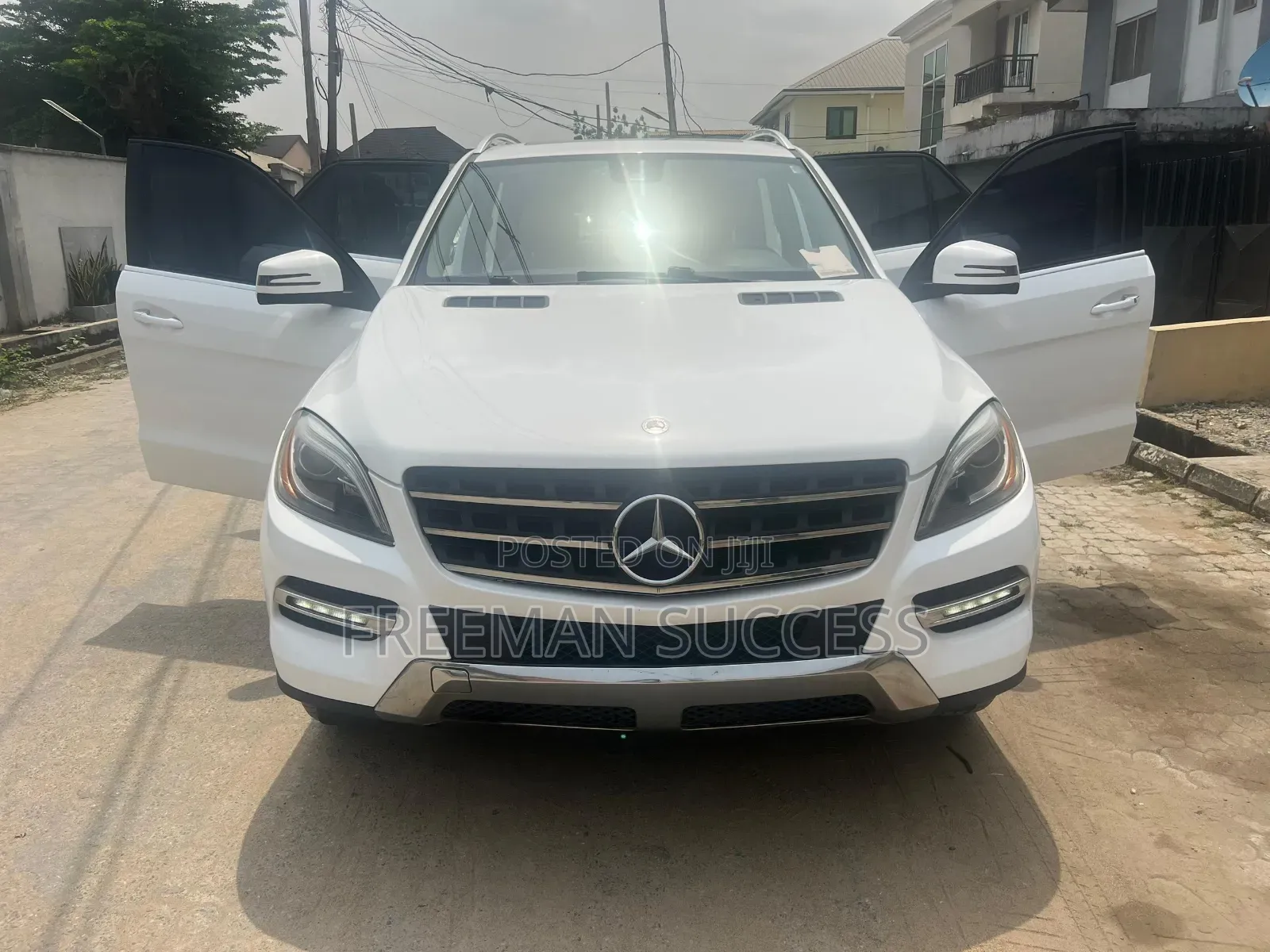 Mercedes-Benz M Class ML350 4MATIC 4dr SUV AWD (3.5L 6cyl 7A) 2014