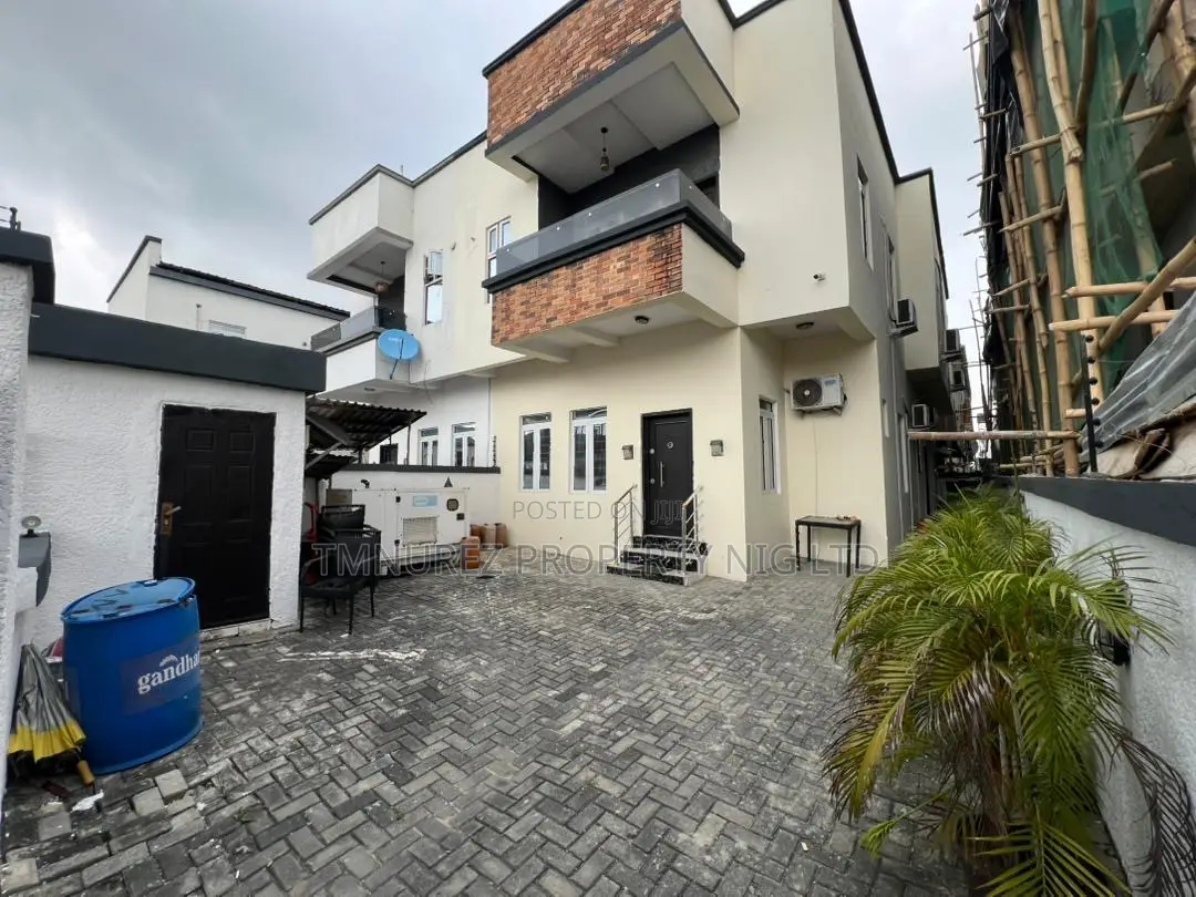Furnished 4bdrm Duplex in Ikota for rent