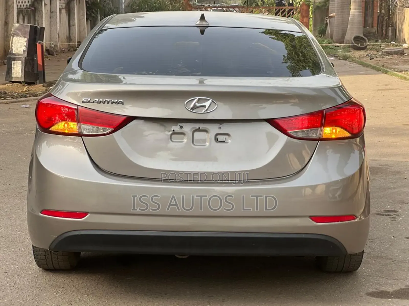 Hyundai Elantra SE 4dr Sedan (1.8L 4cyl 6M) 2014 Gray