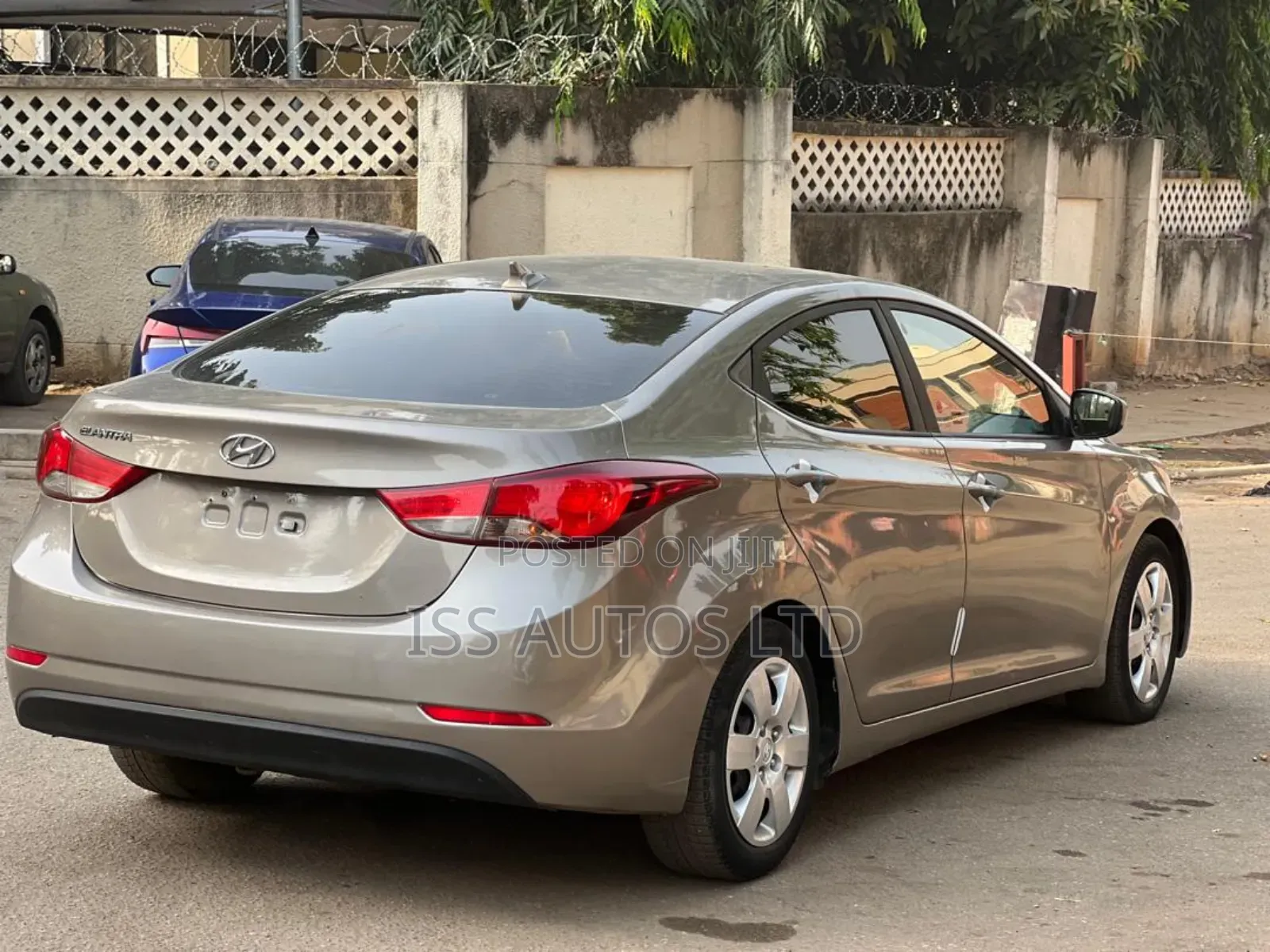 Hyundai Elantra SE 4dr Sedan (1.8L 4cyl 6M) 2014 Gray
