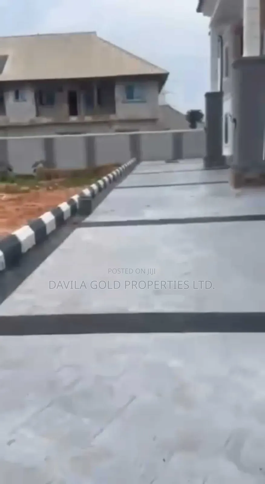 12bdrm Block of Flats in Benin City for sale