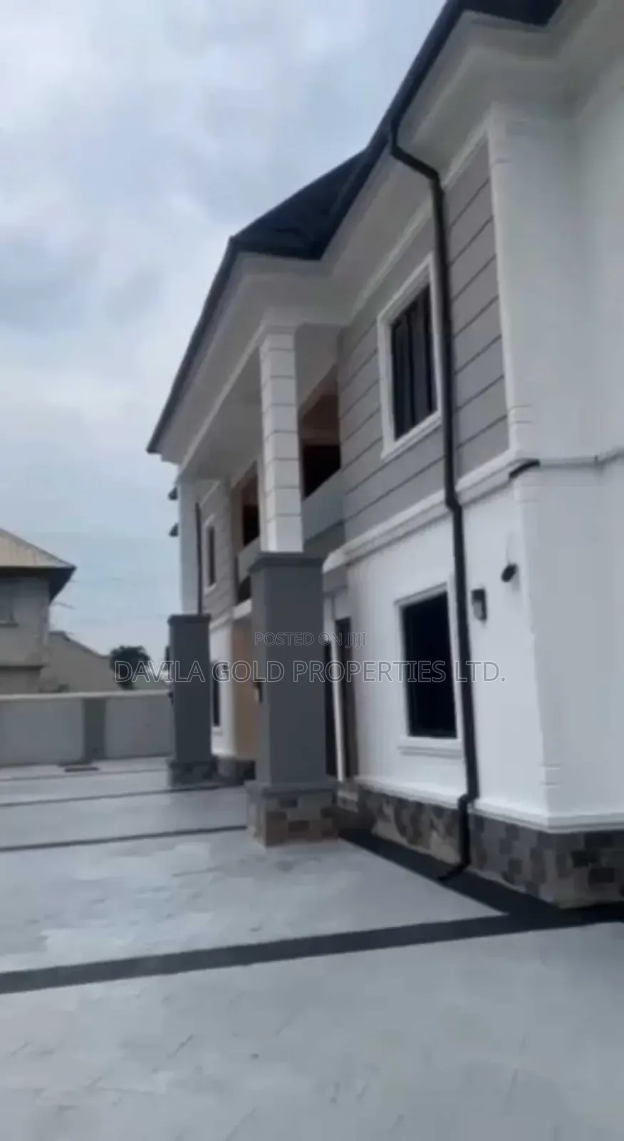 12bdrm Block of Flats in Benin City for sale