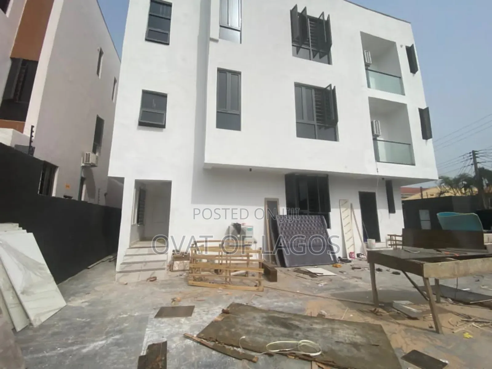 Furnished 3bdrm Apartment in Lekki Phase 1 for rent
