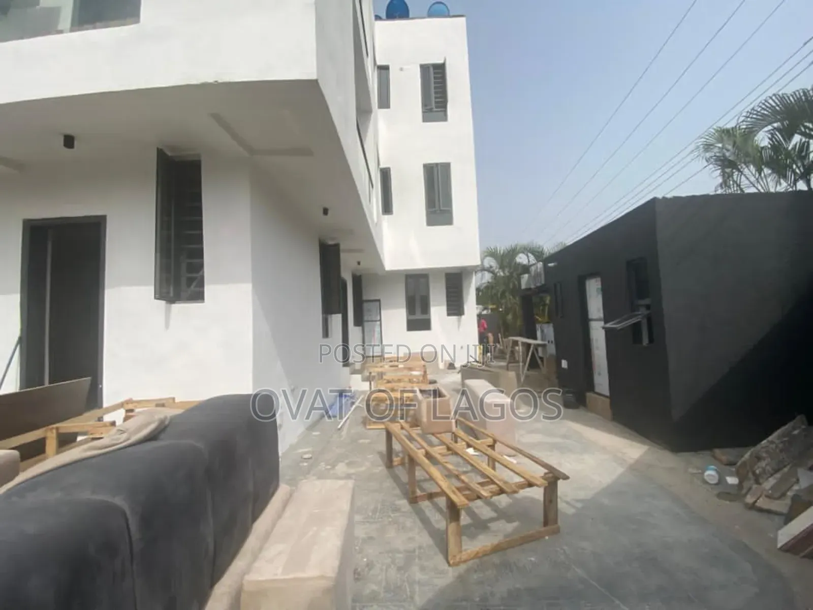 Furnished 3bdrm Apartment in Lekki Phase 1 for rent