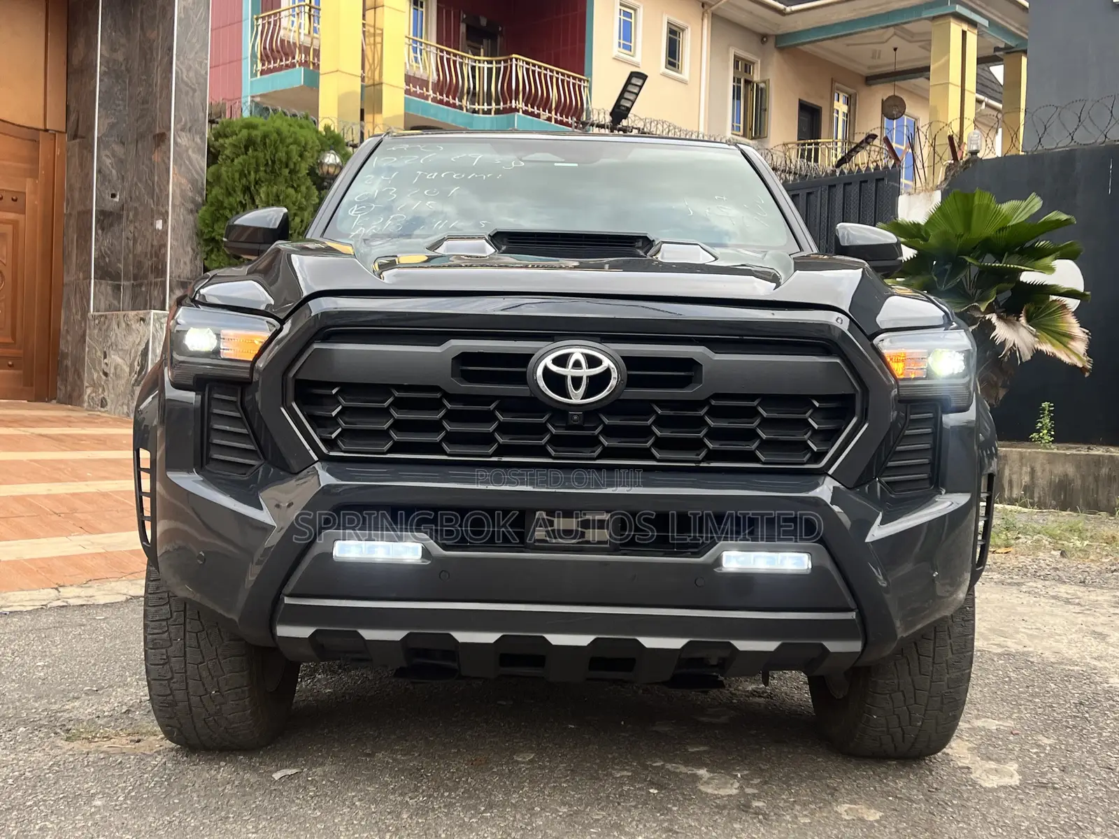 Toyota Tacoma SR5 Double Cab 6' Bed AT 2024 Gray