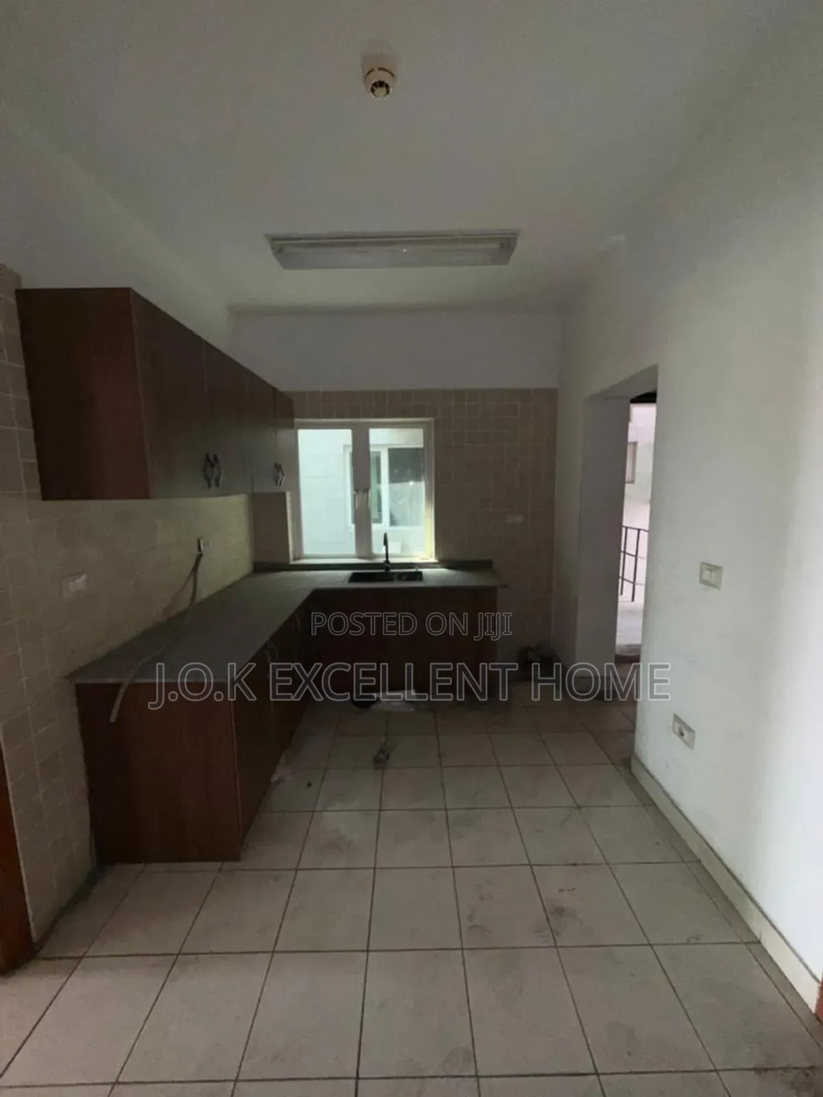3bdrm Block of Flats in Ahmadu Bello Way for rent