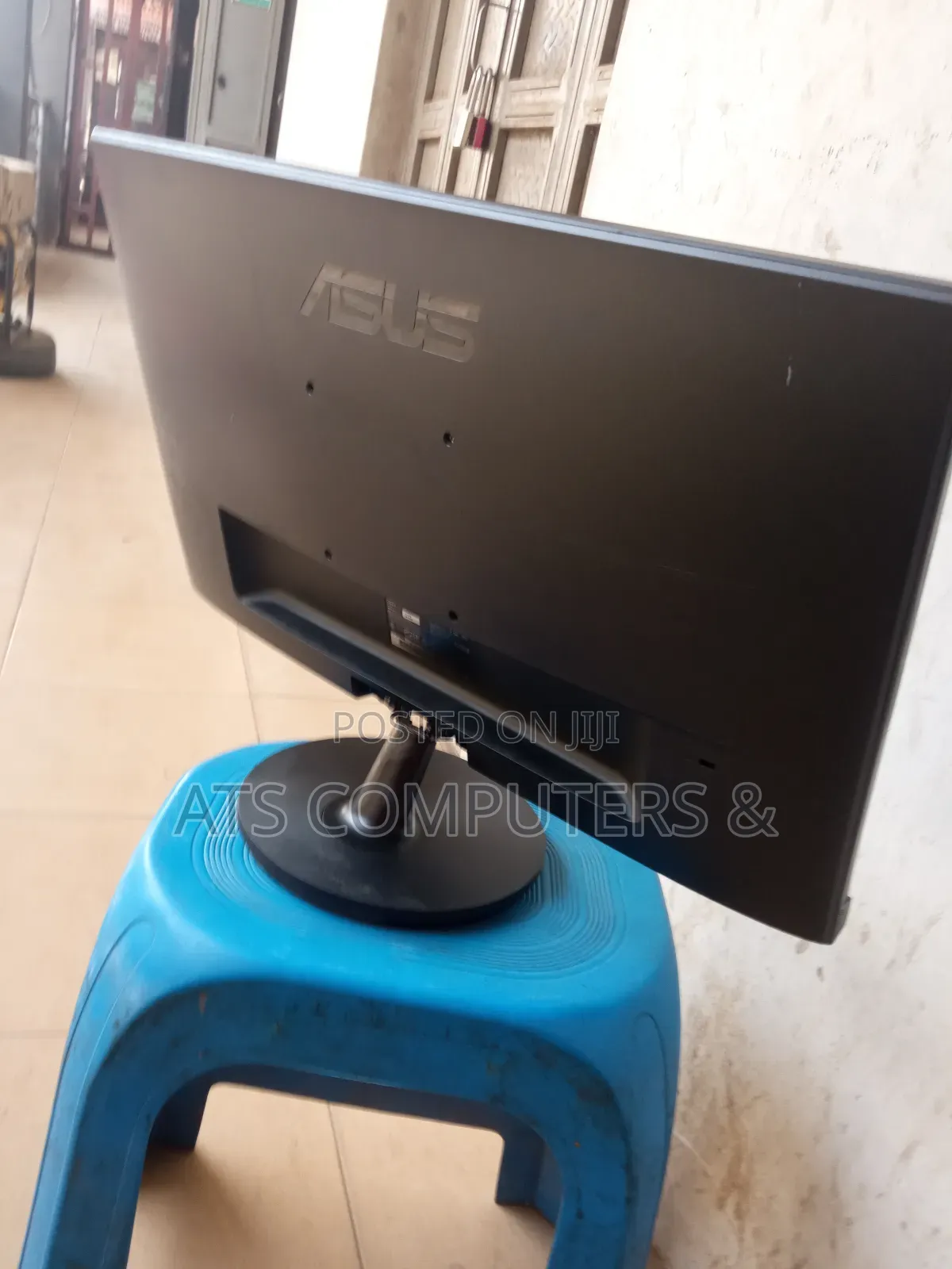 Clean Asus 23 Inches Frameless Monitor