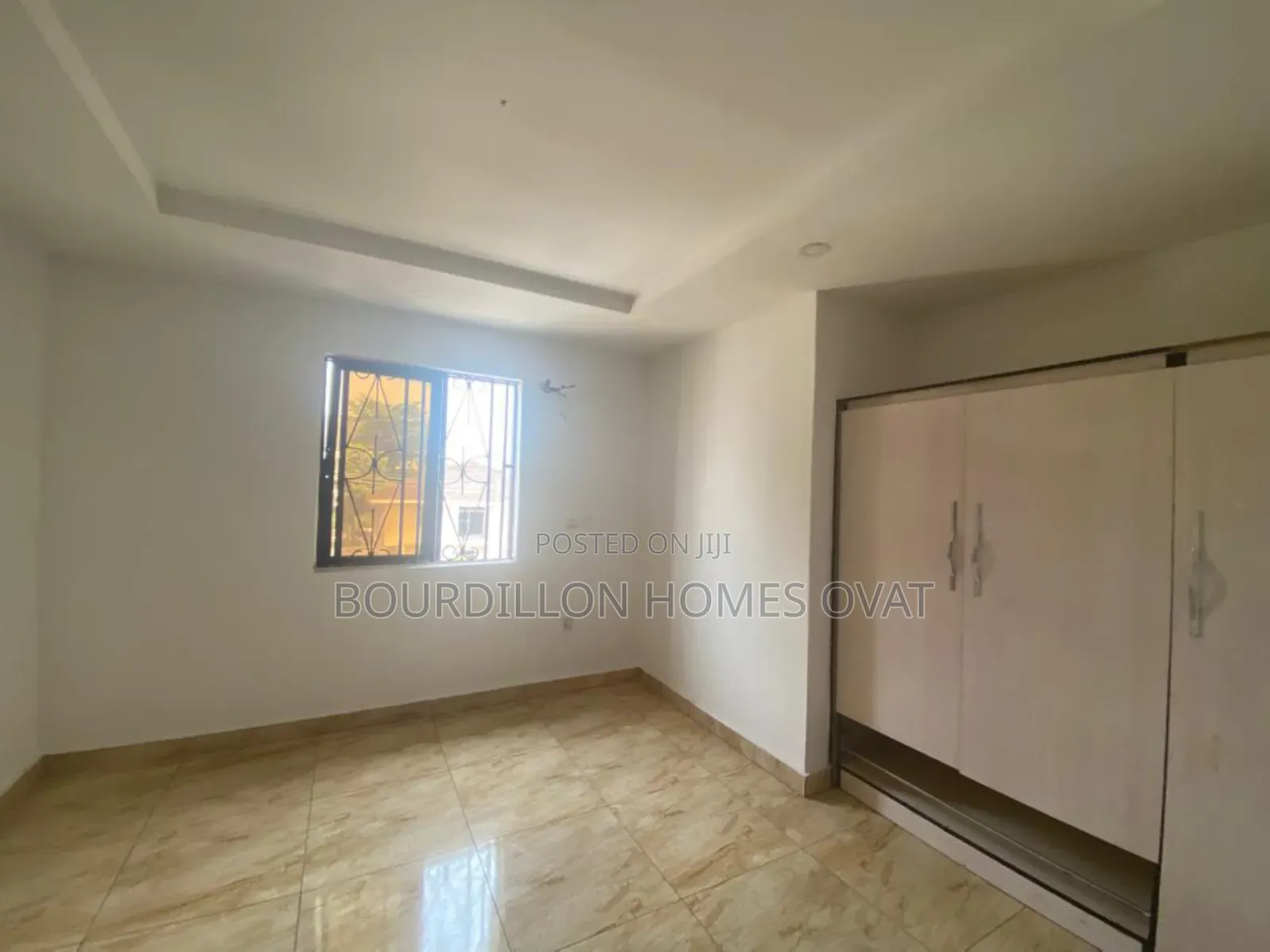 2bdrm Apartment in Lekki Phase 1 for rent