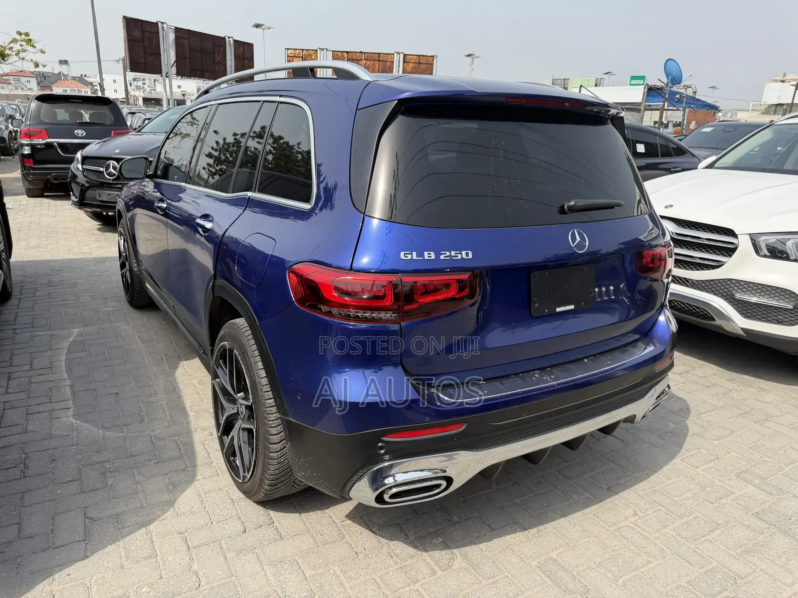 Mercedes-Benz GLB-Class 2021 Blue