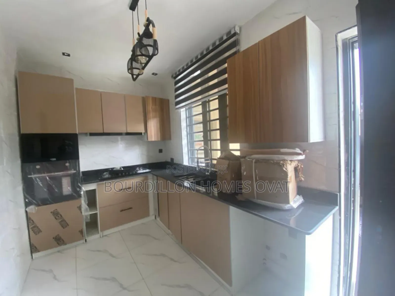 3bdrm Apartment in Lekki Phase 1 for rent
