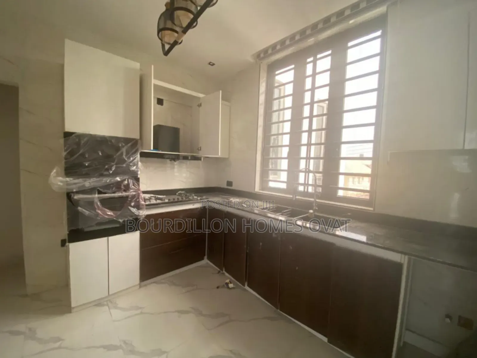 3bdrm Apartment in Lekki Phase 1 for rent