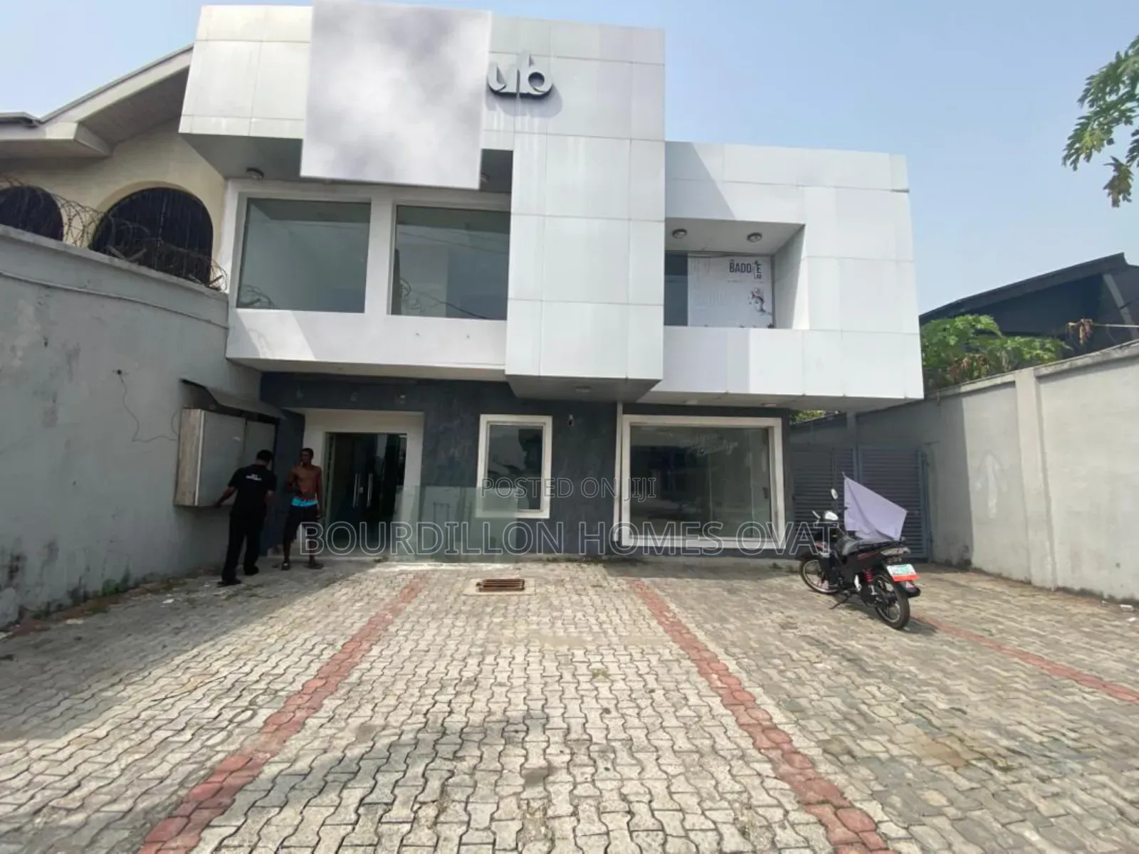 2bdrm Apartment in Lekki Phase 1 for rent