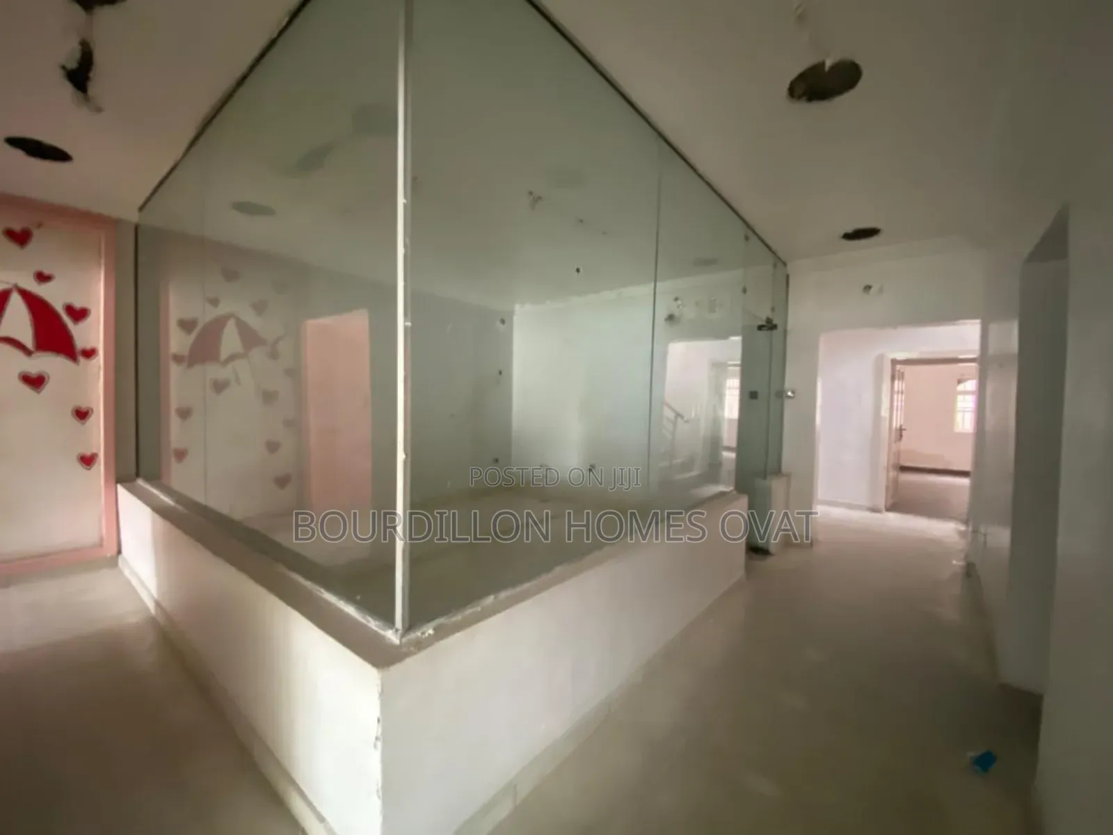 2bdrm Apartment in Lekki Phase 1 for rent