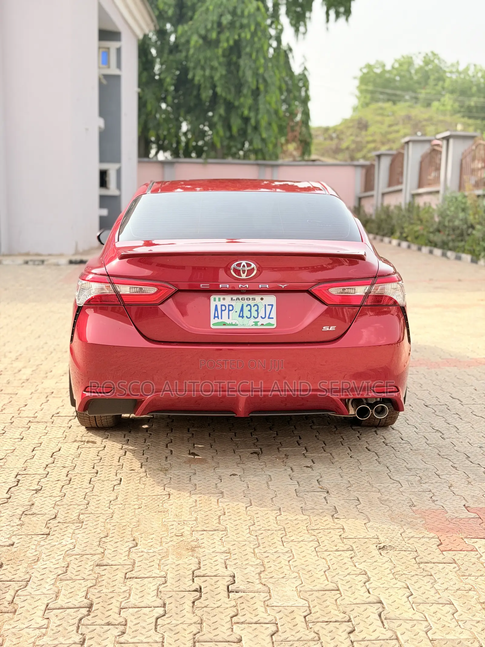 Toyota Camry SE (2.5L 4cyl 8A) 2019
