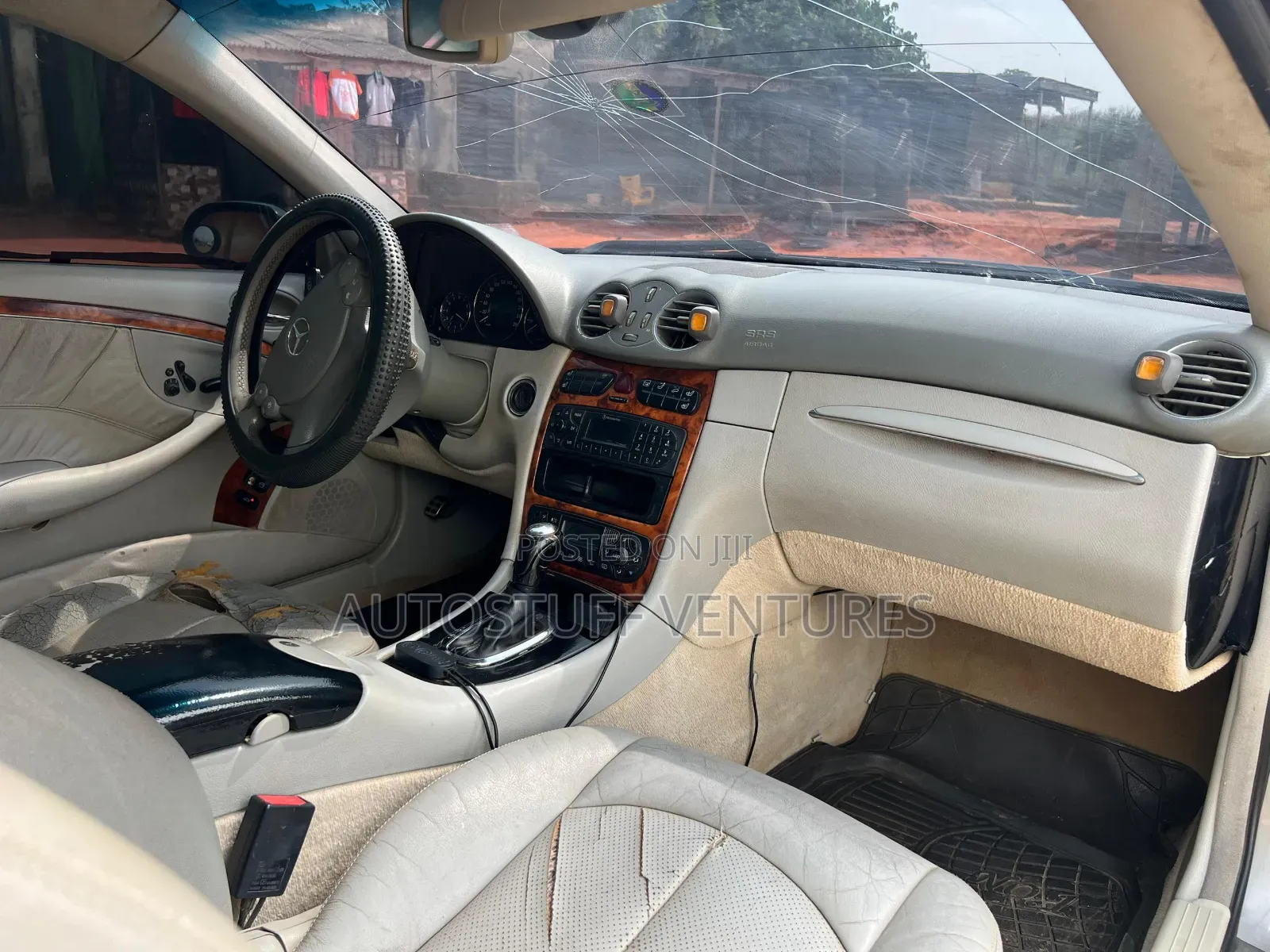 Mercedes-Benz CLK 320 Cabriolet 2004 Gold