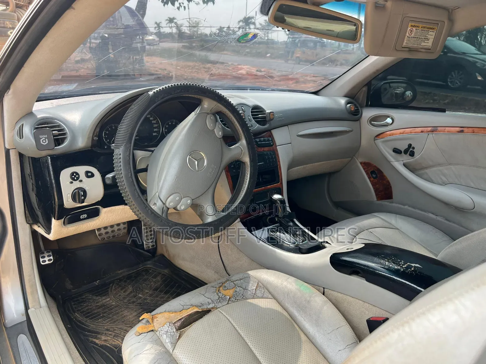 Mercedes-Benz CLK 320 Cabriolet 2004 Gold