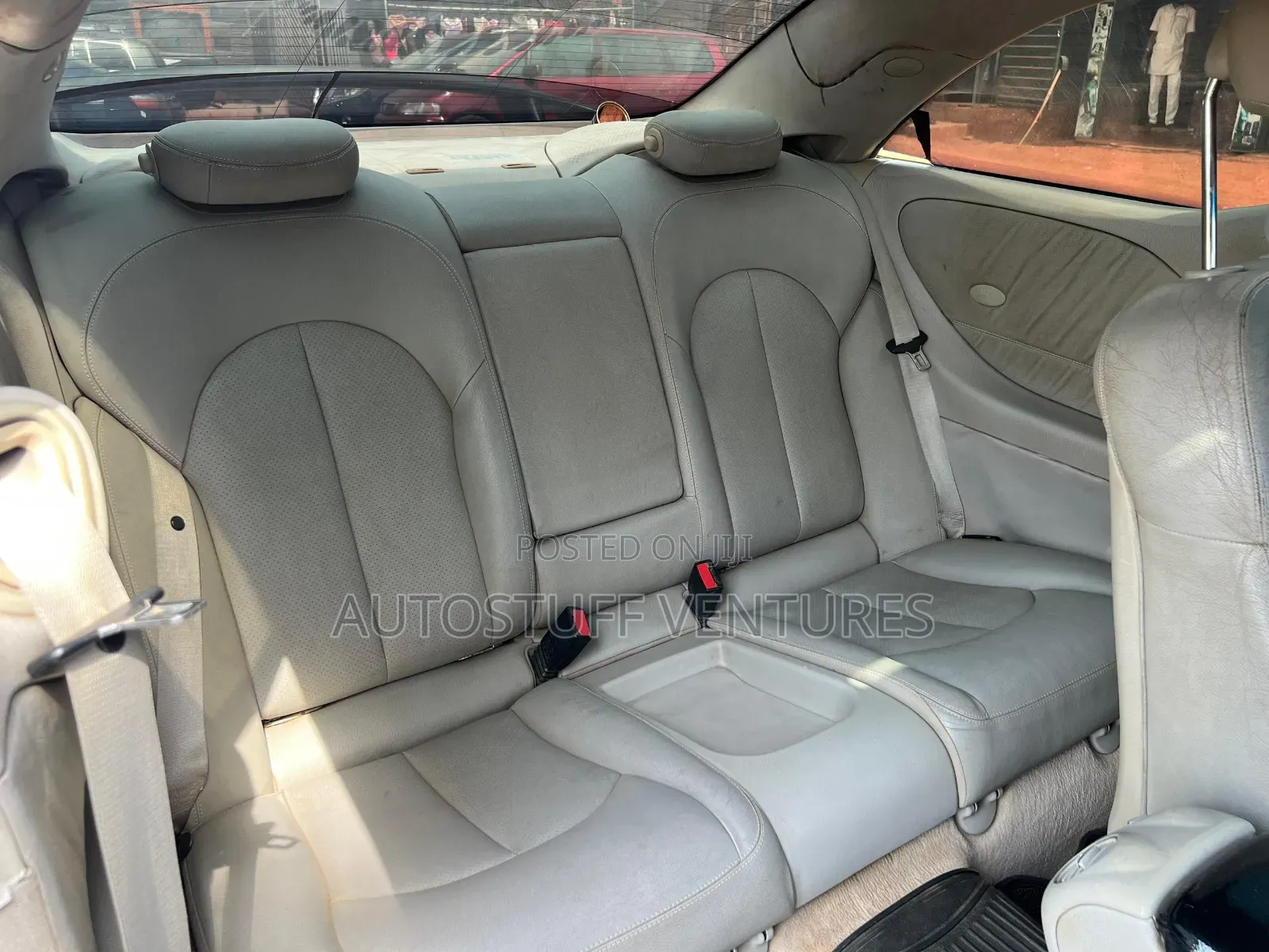 Mercedes-Benz CLK 320 Cabriolet 2004 Gold