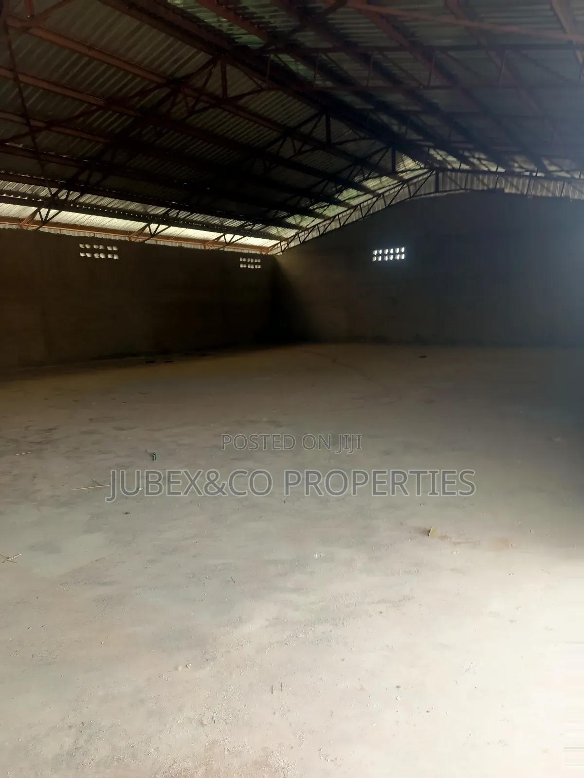 350sqn Warehouse at Sango for Lease