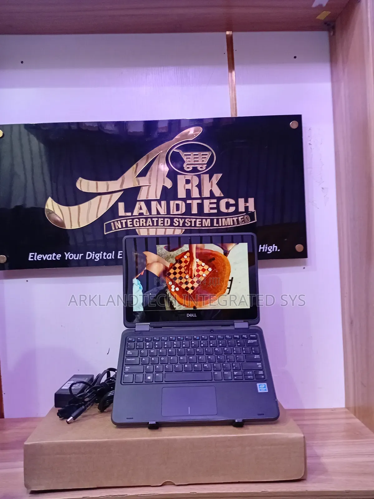Laptop Dell Latitude V3540 8GB Intel Pentium SSD 256GB