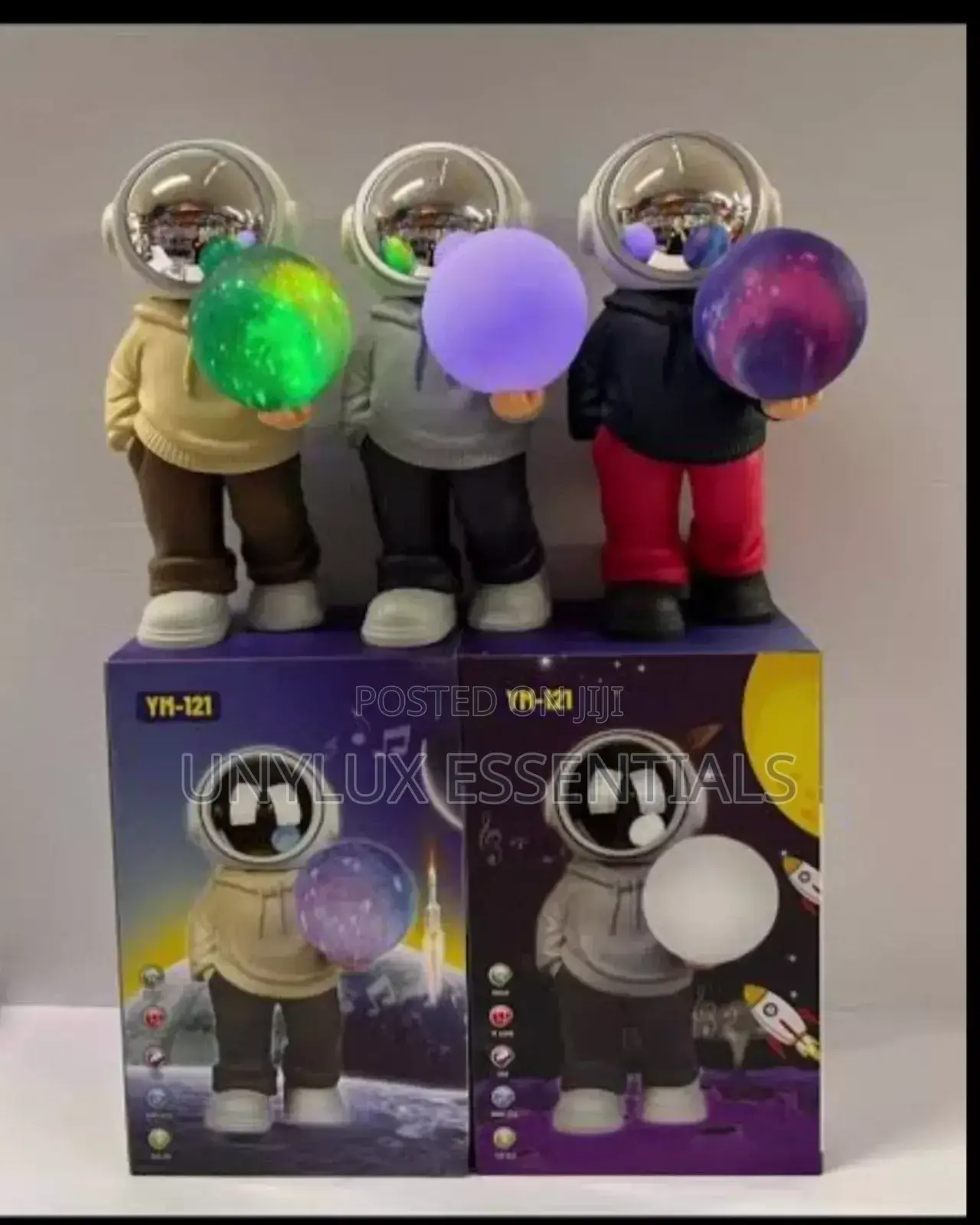 Rechargeable Multifunctional Astronaut Projector With Speaker