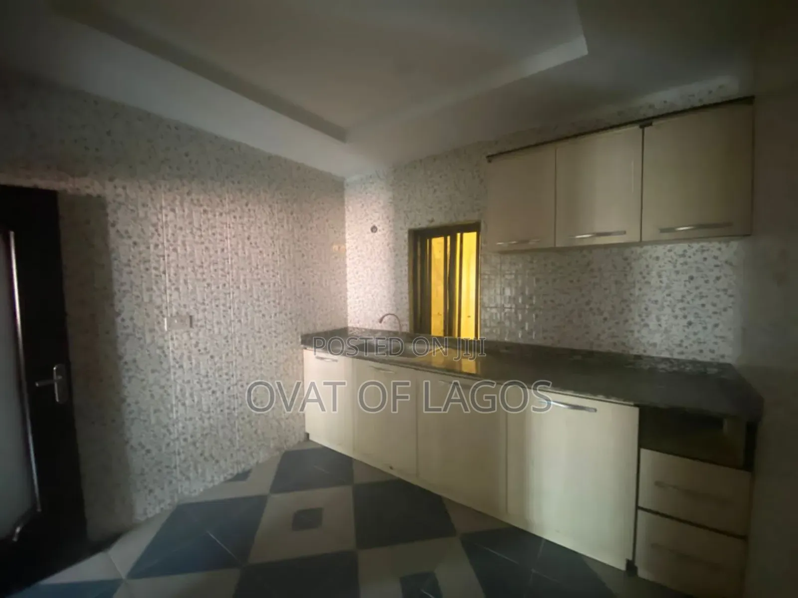 3bdrm Apartment in Lekki Phase 1 for rent