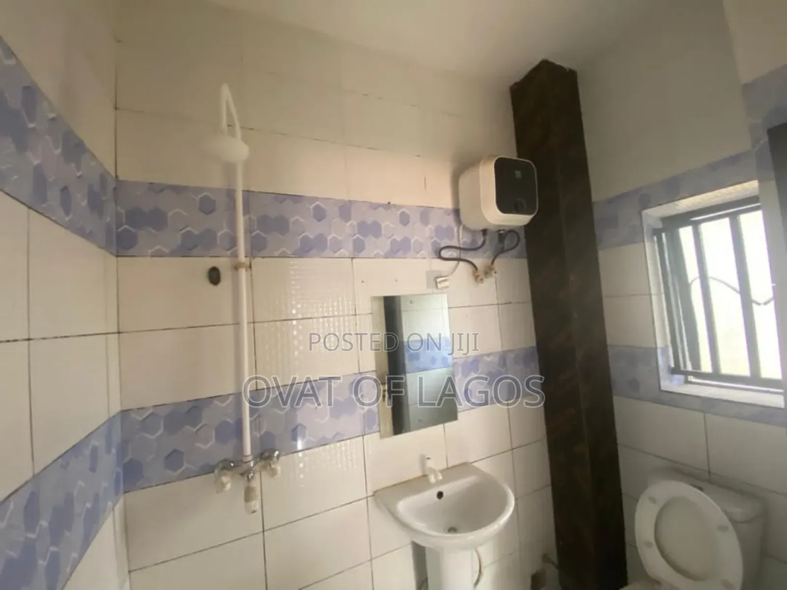 2bdrm Apartment in Lekki Phase 1 for rent