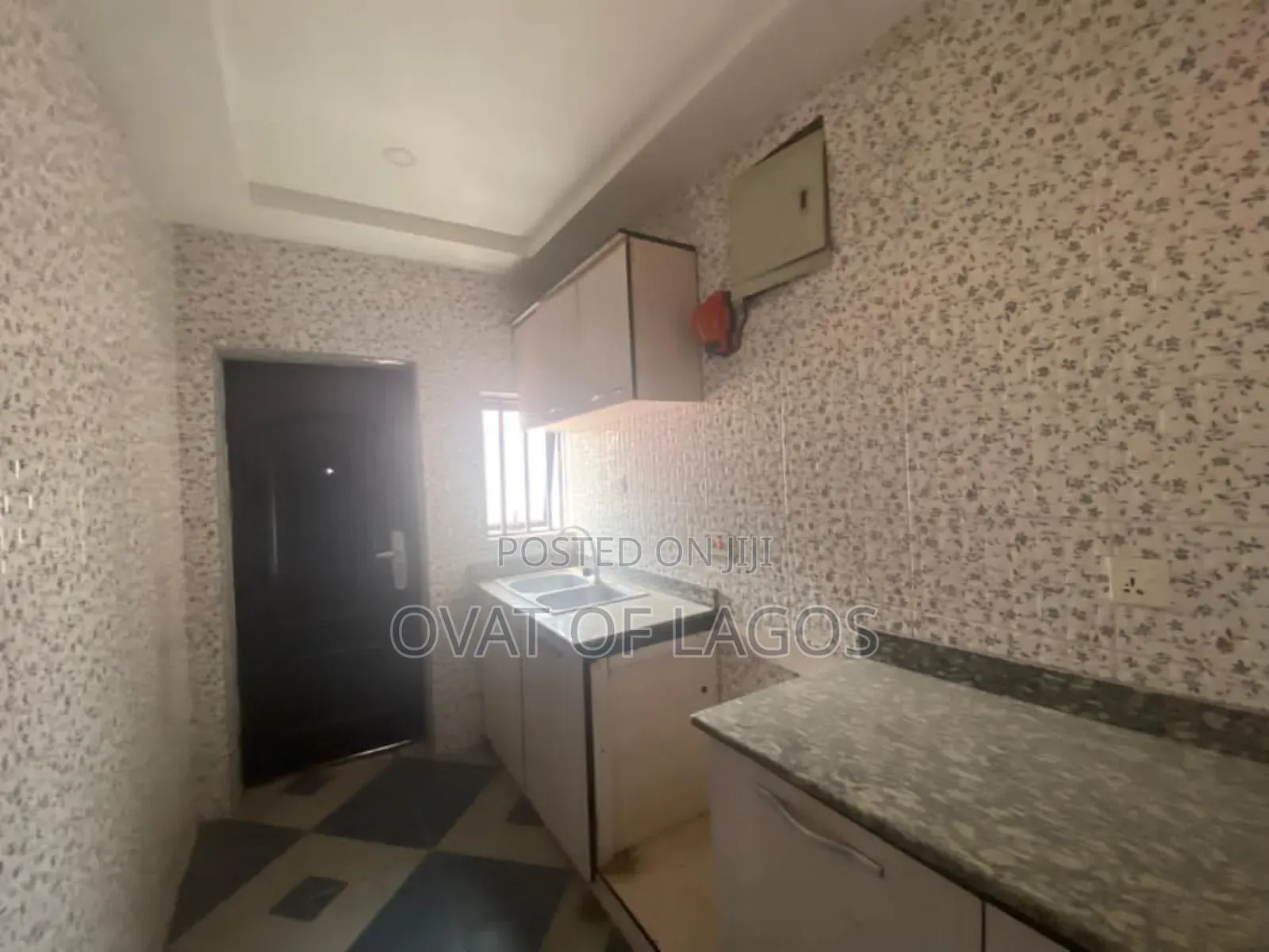 2bdrm Apartment in Lekki Phase 1 for rent