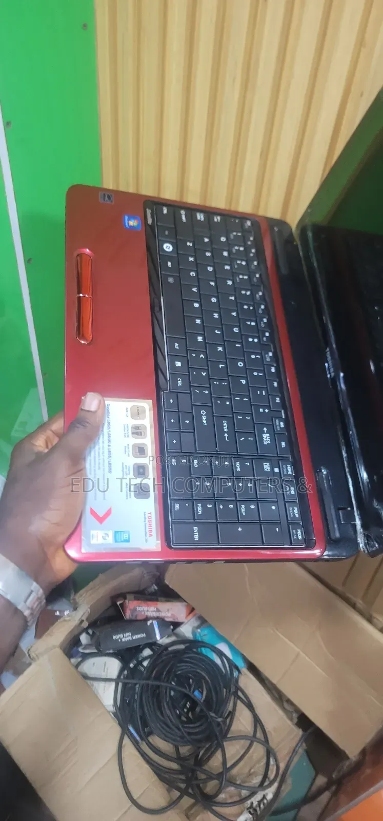 Laptop Toshiba 4GB HDD 128GB