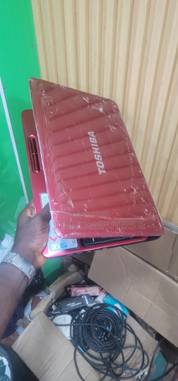 Laptop Toshiba 4GB HDD 128GB