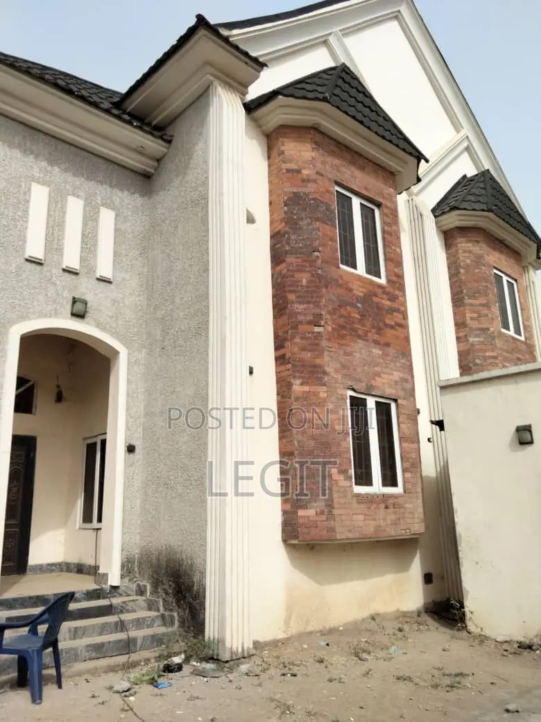 5bdrm Duplex in Lugbe District for sale