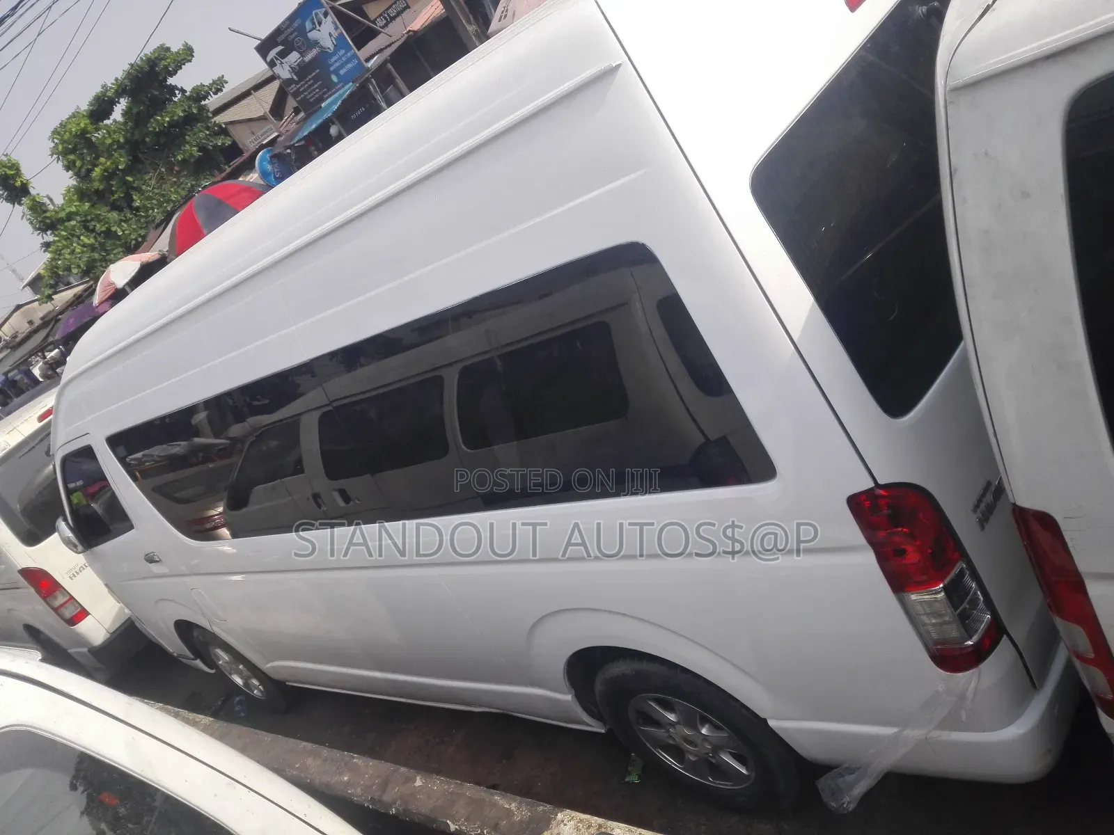 Toyota HiAce 2014 White