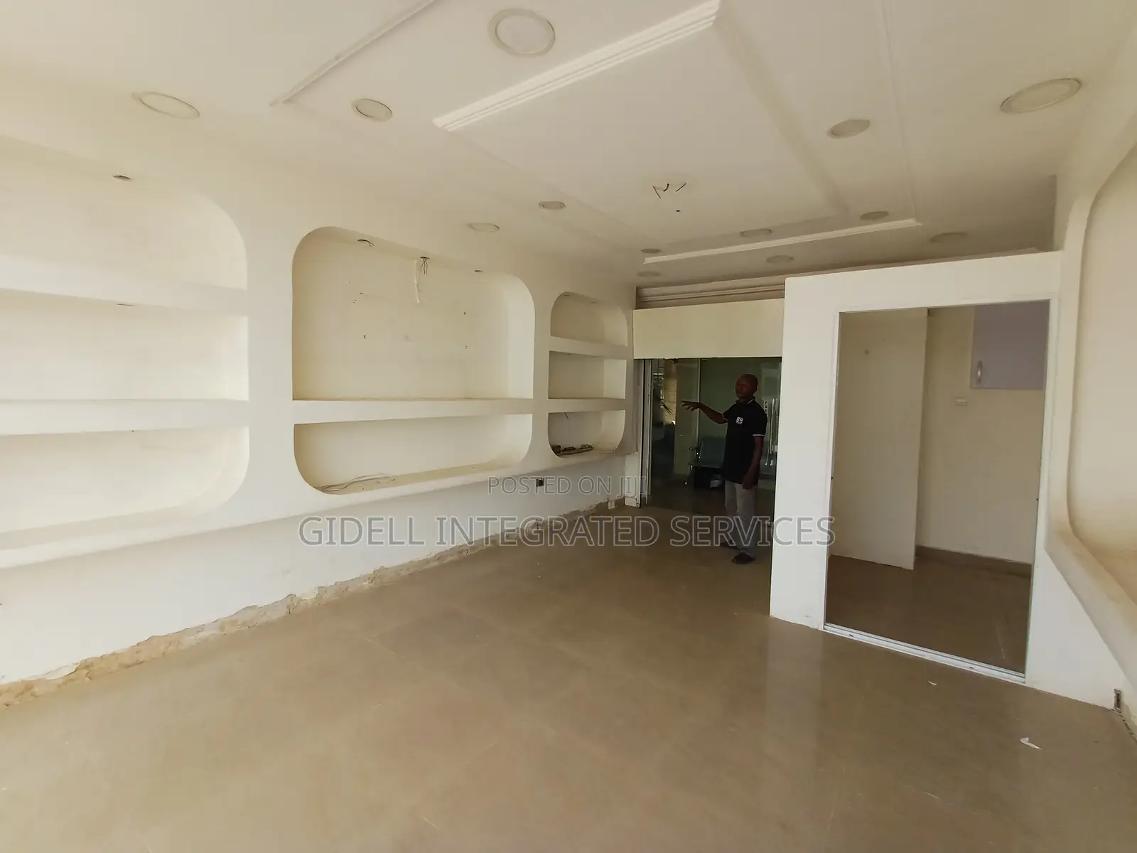 30sqm Space on the First Floor