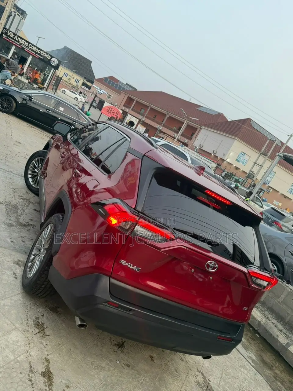 Toyota RAV4 LE 2021 Red