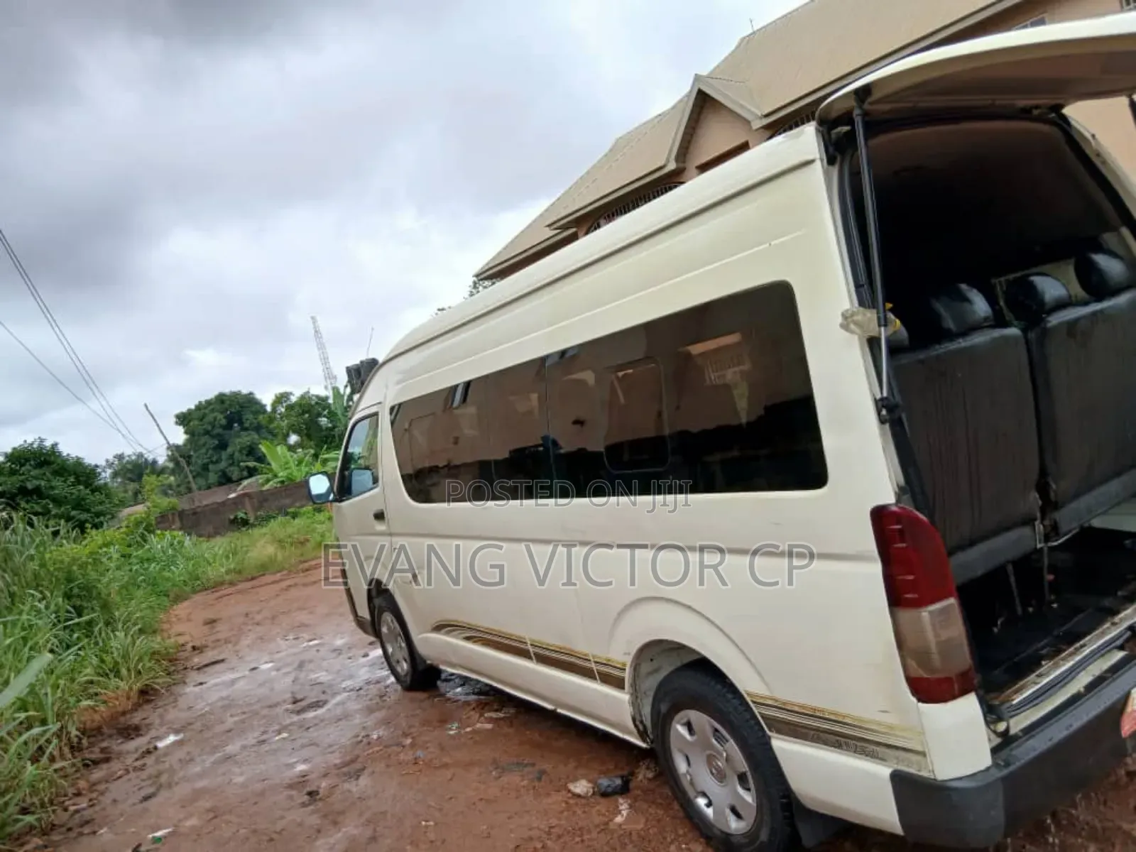 Toyota HiAce 2015 White