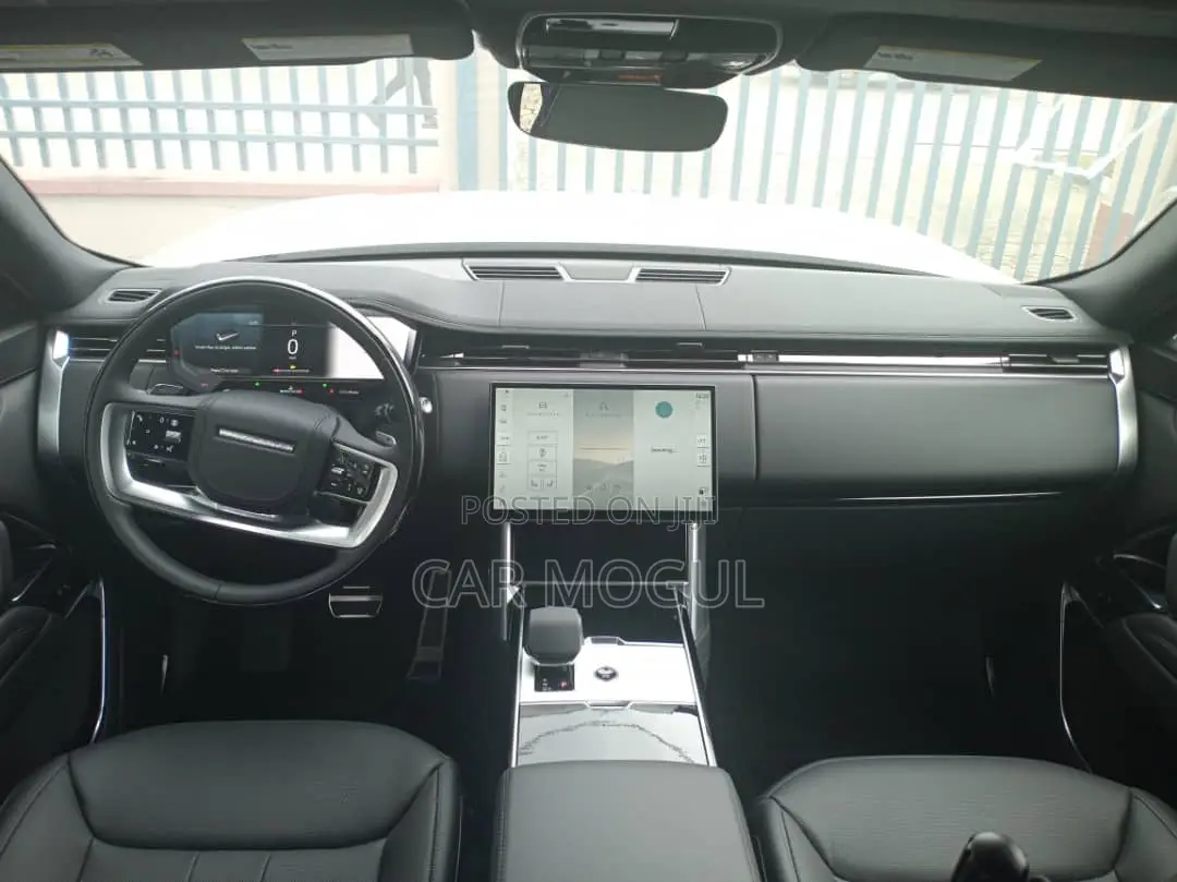 New Land Rover Range Rover Vogue 2025 Gold